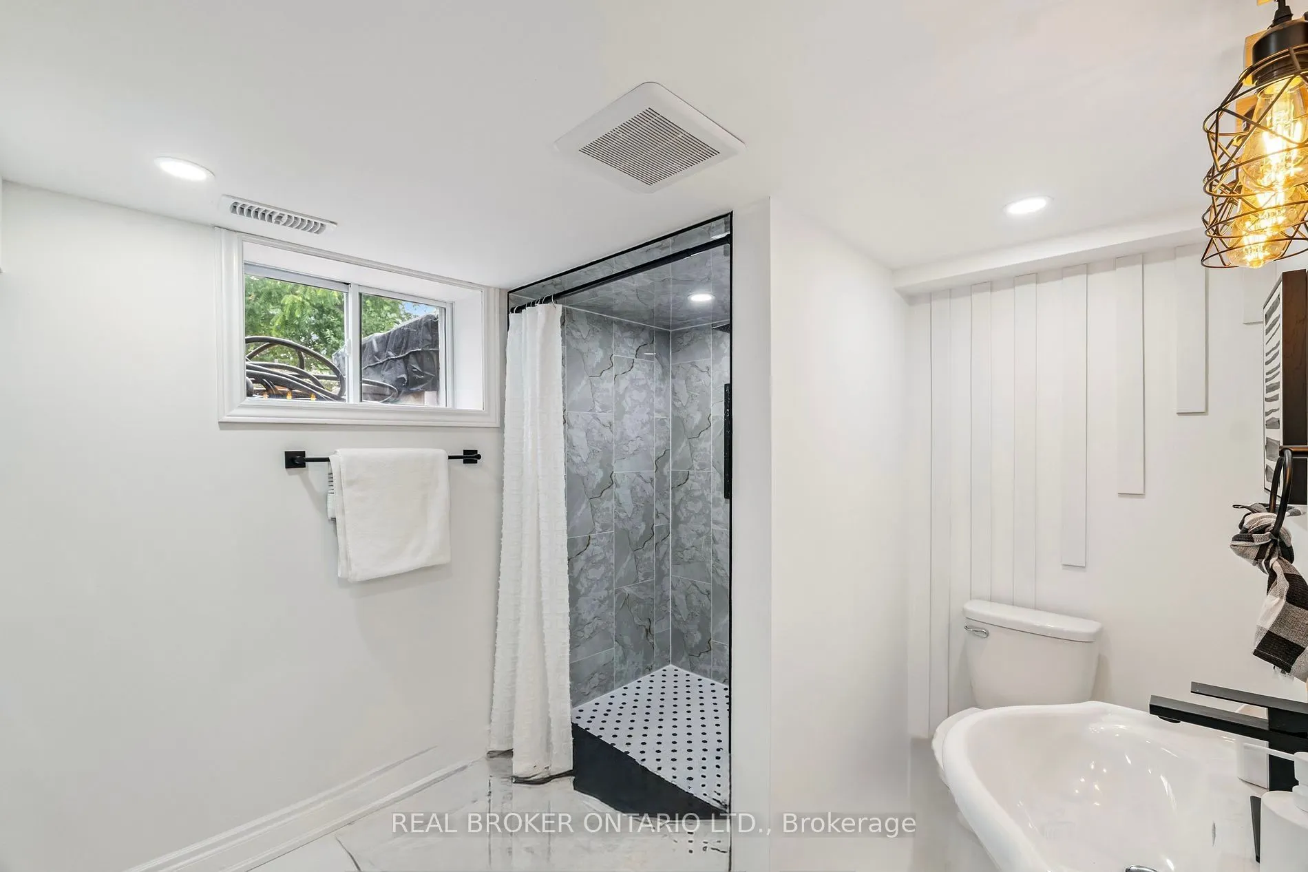 220 Holmesdale Avenue S, #Basement