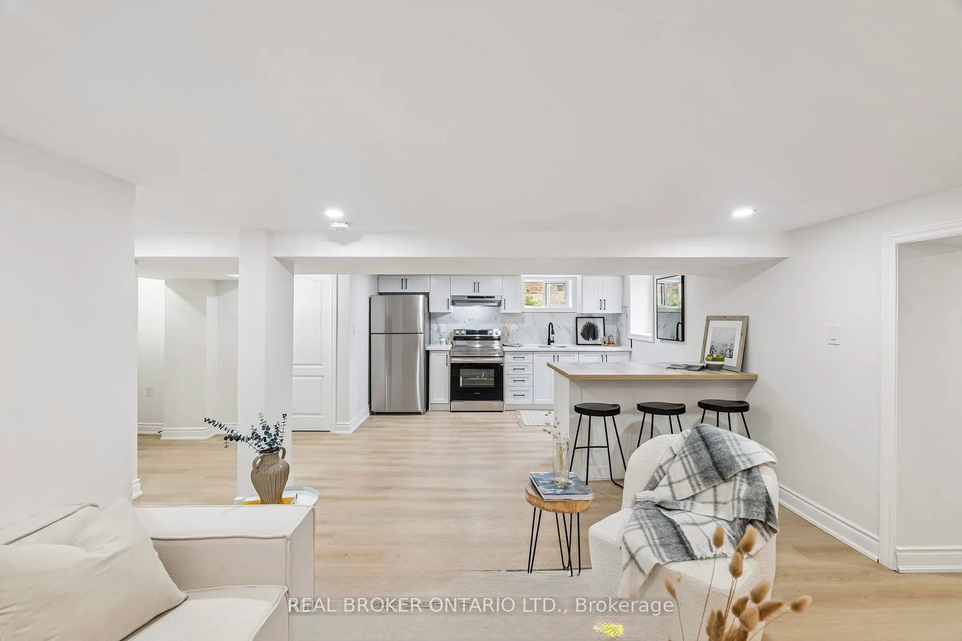 220 Holmesdale Avenue S, #Basement