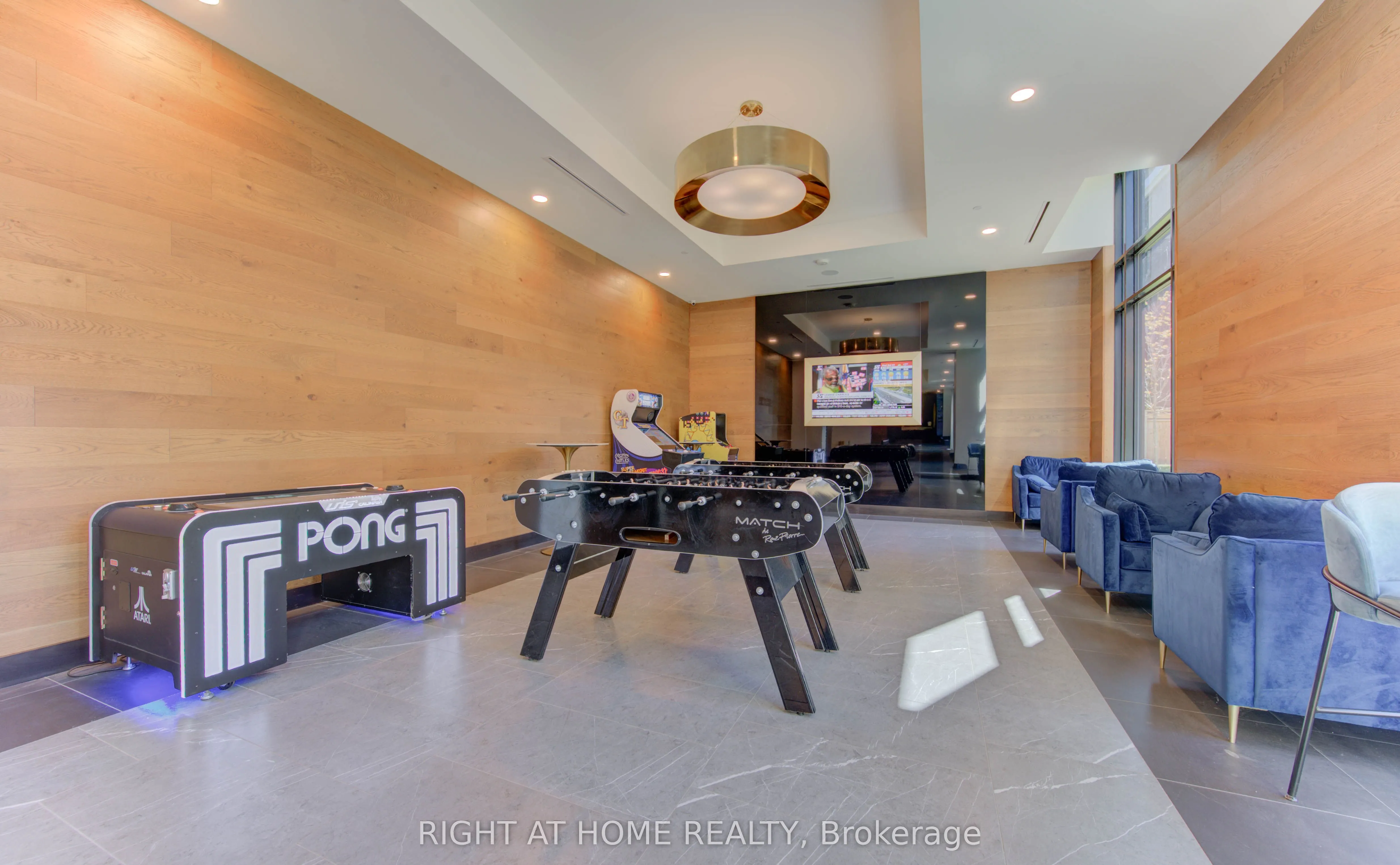 145 Columbia Street W, #1030