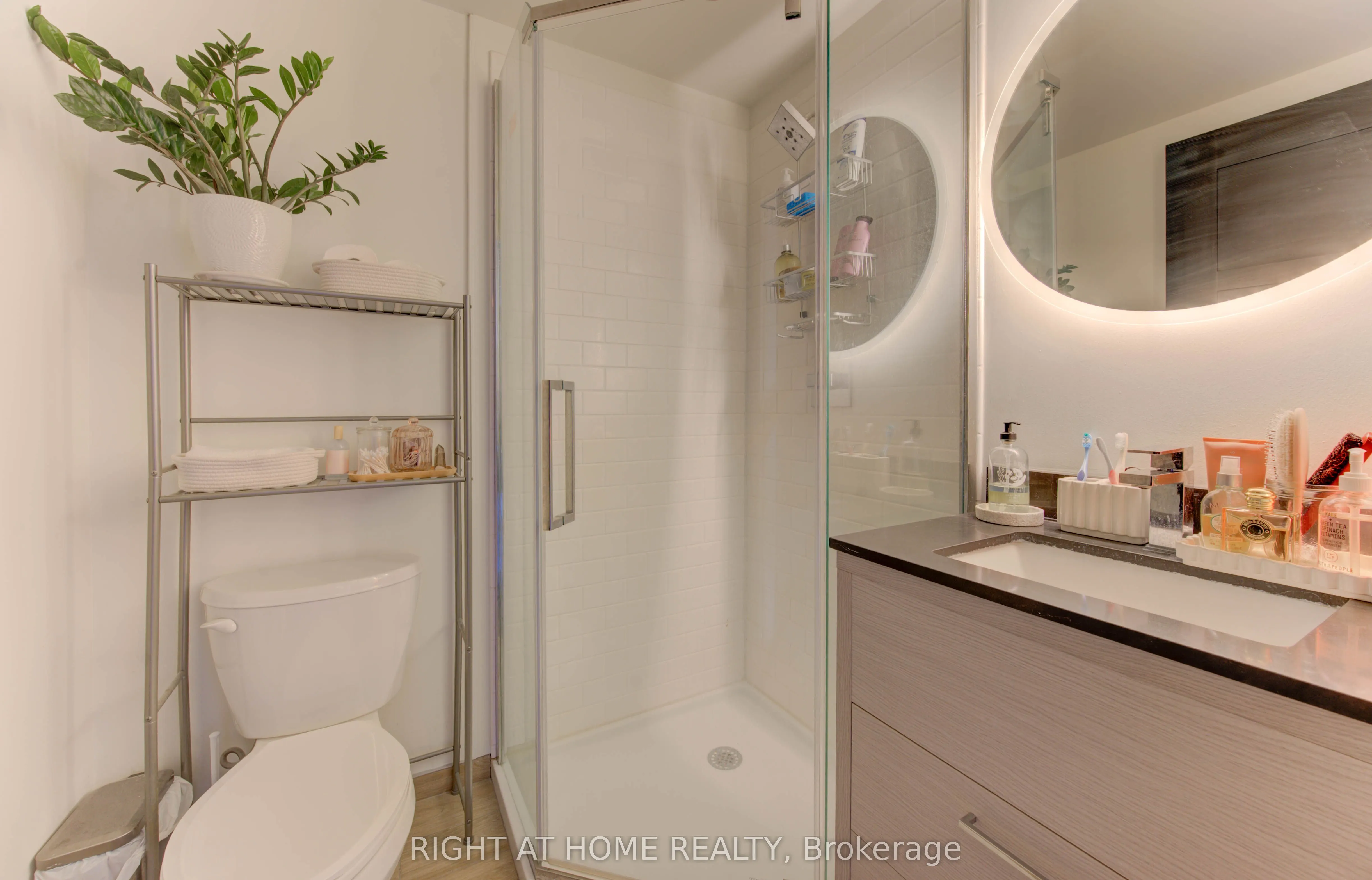 145 Columbia Street W, #1030