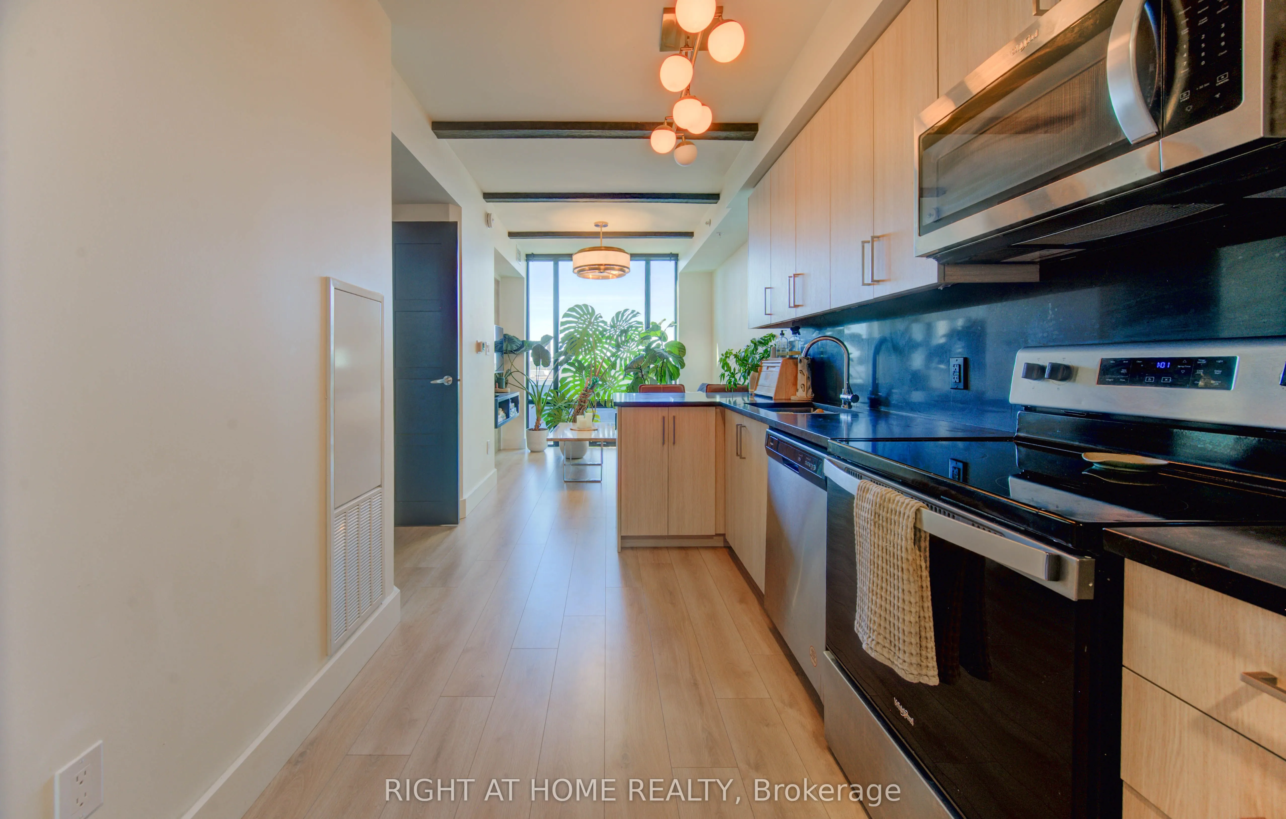 145 Columbia Street W, #1030