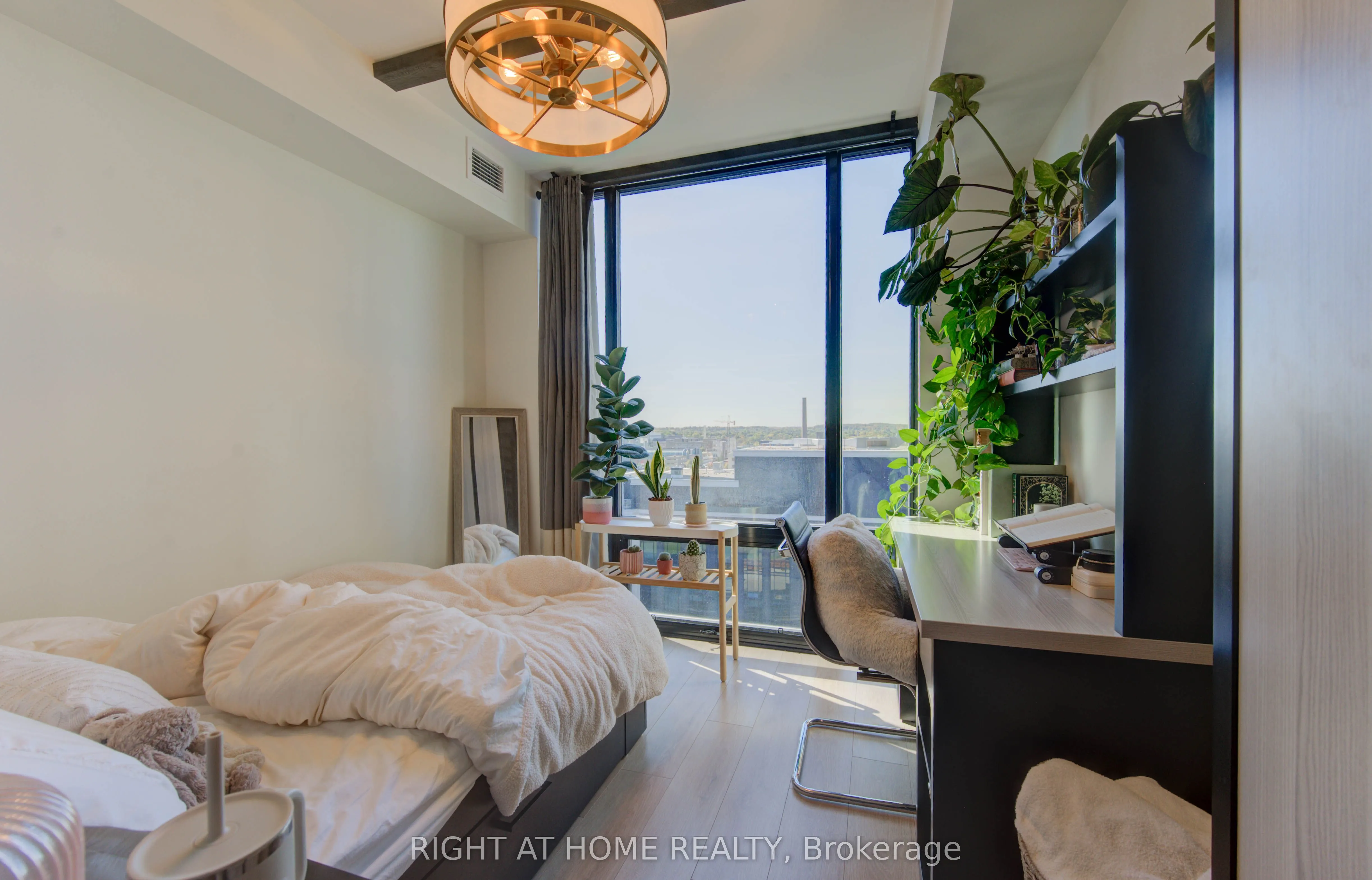 145 Columbia Street W, #1030