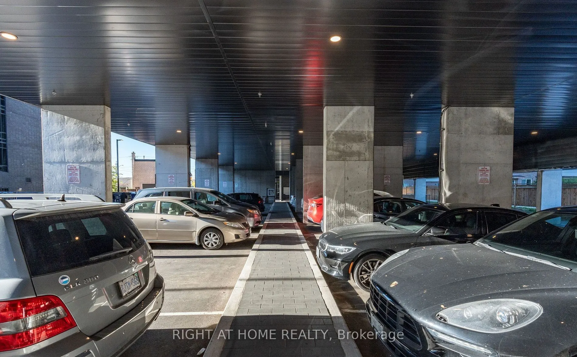 145 Columbia Street W, #1030