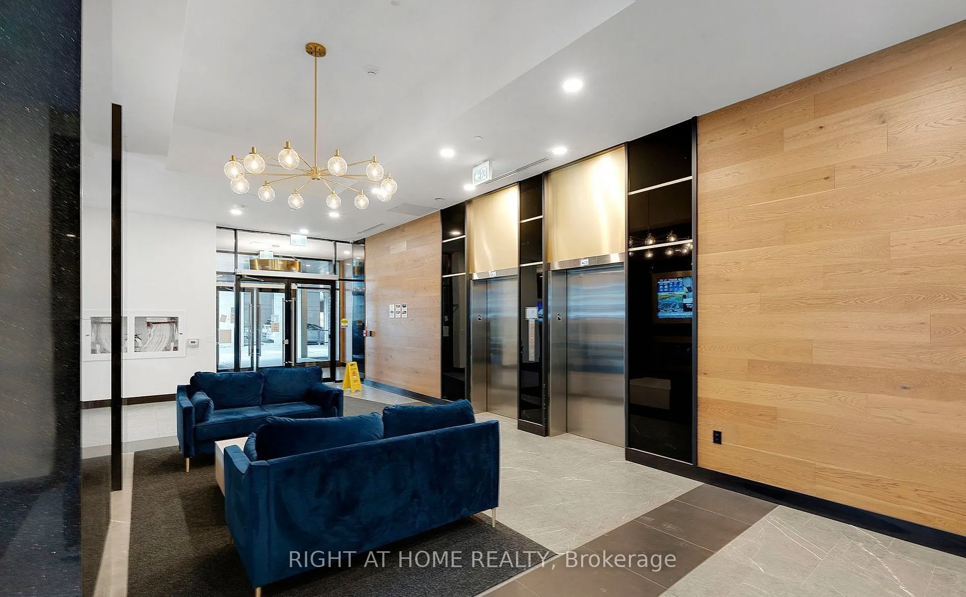145 Columbia Street W, #1030