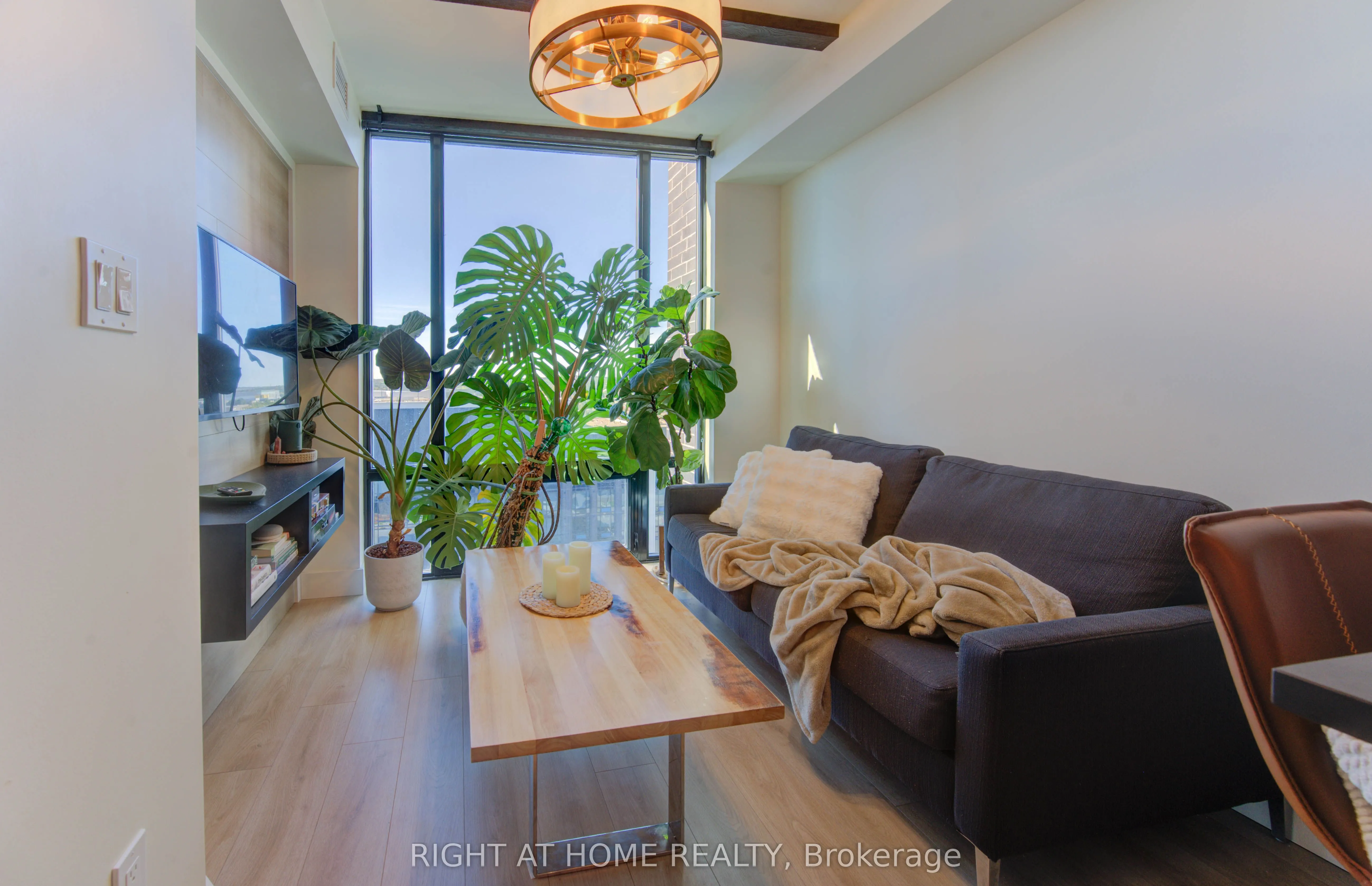 145 Columbia Street W, #1030
