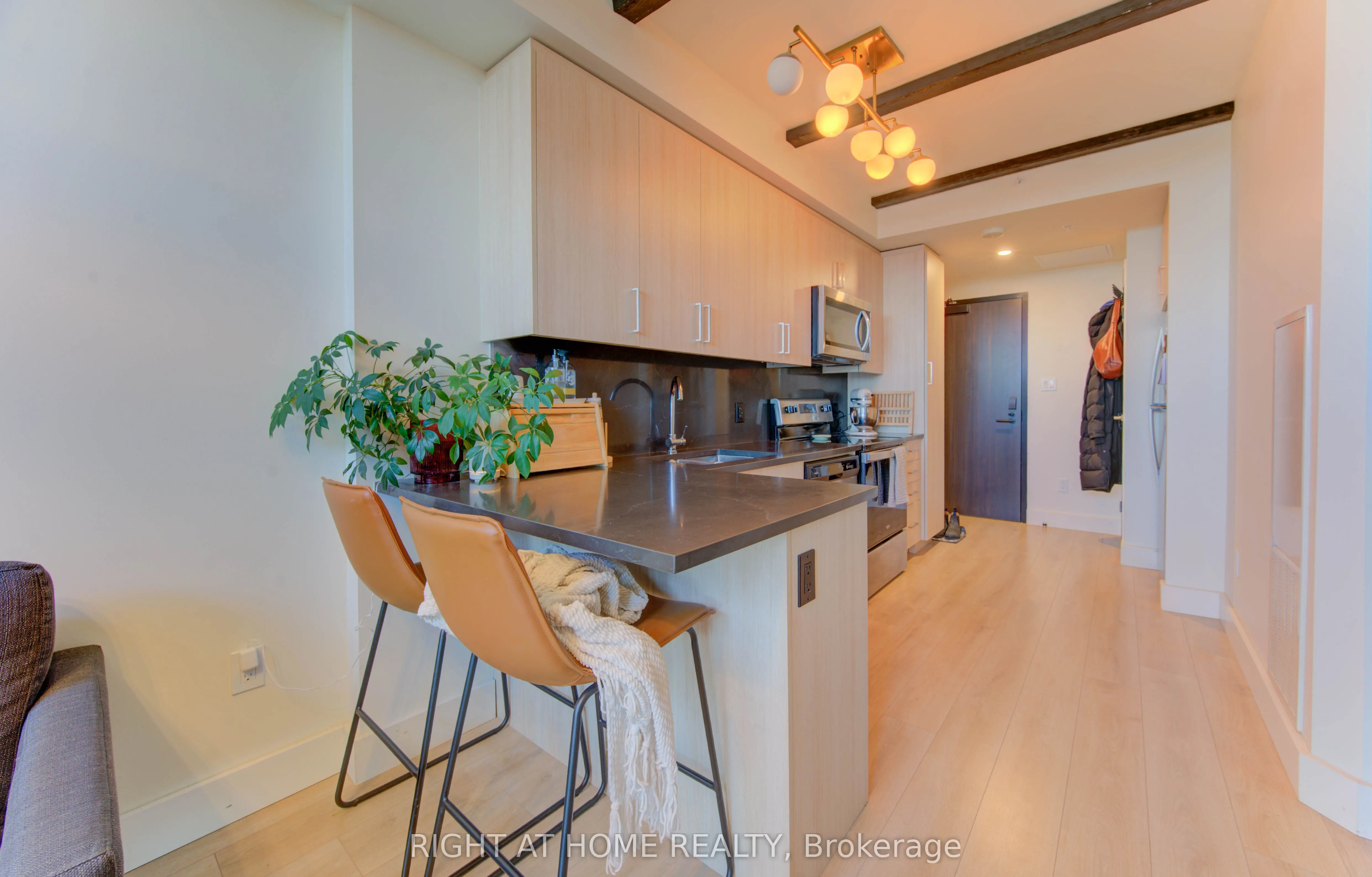 145 Columbia Street W, #1030