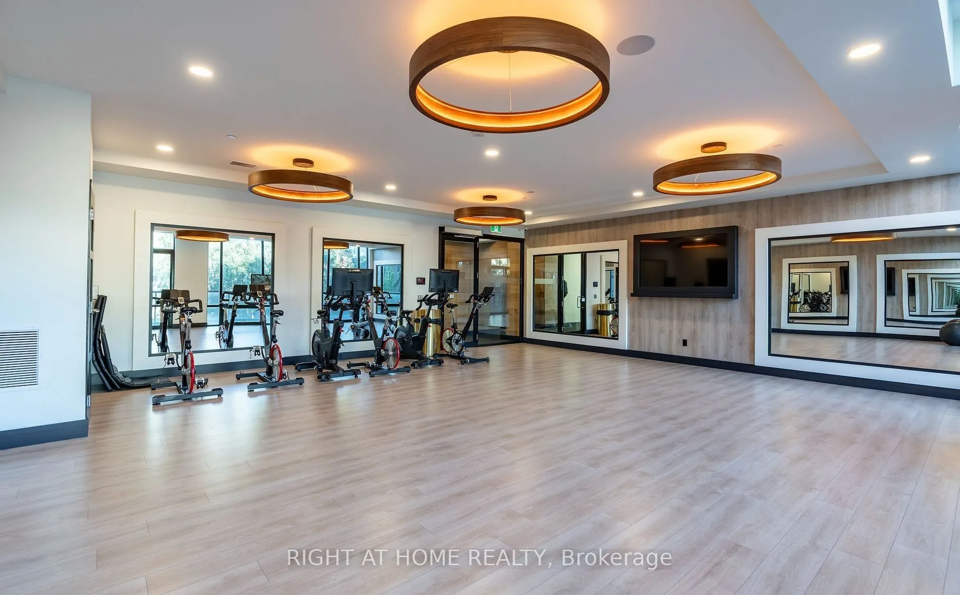 145 Columbia Street W, #1030
