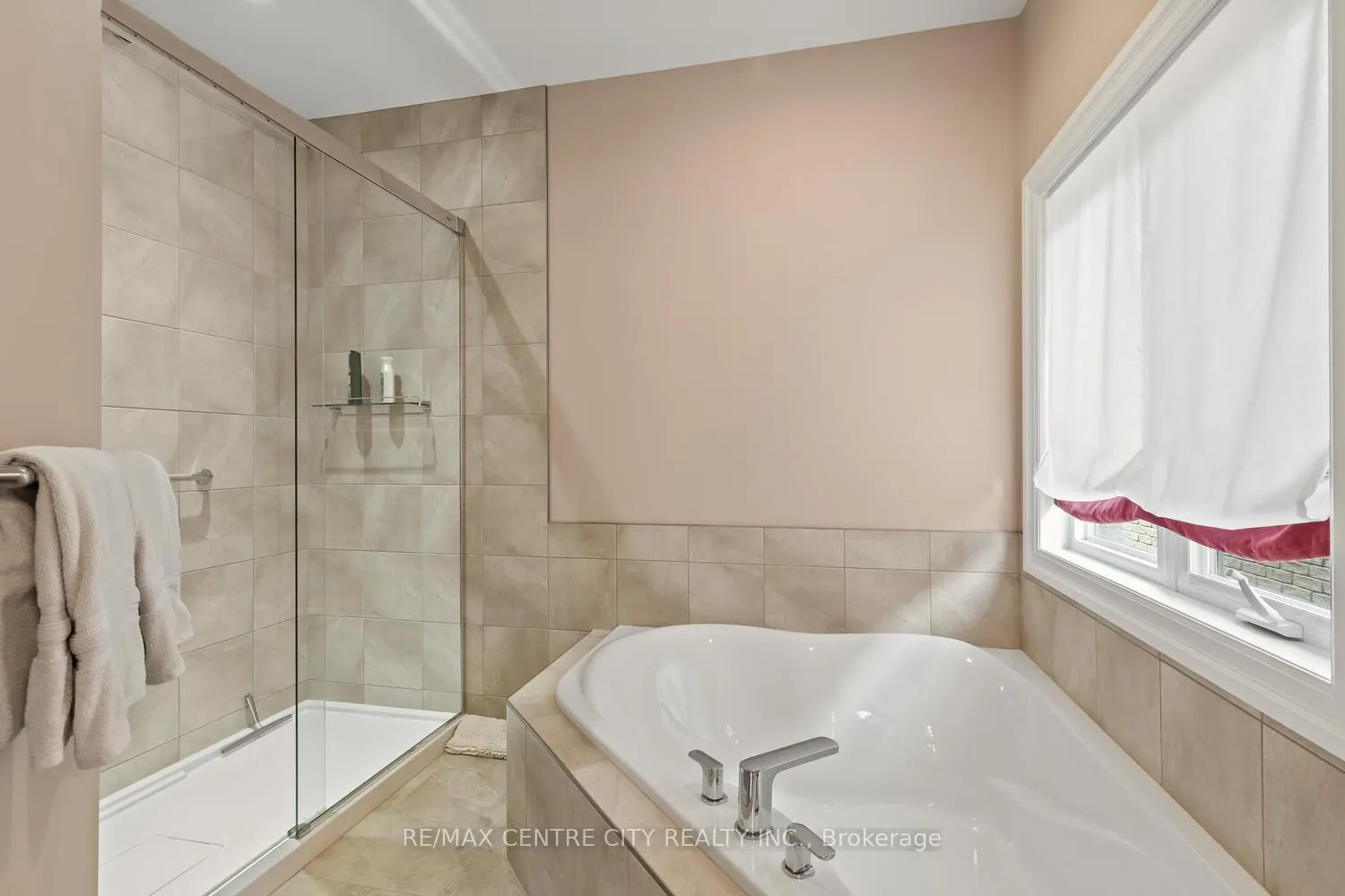 24-2081 Wallingford Avenue, #20