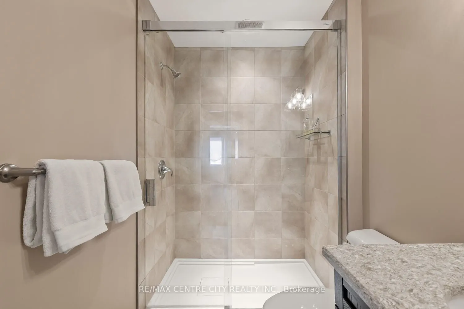 24-2081 Wallingford Avenue, #20