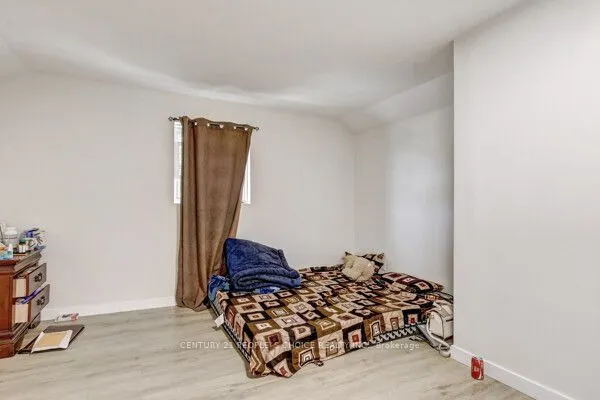 10 Givins Street