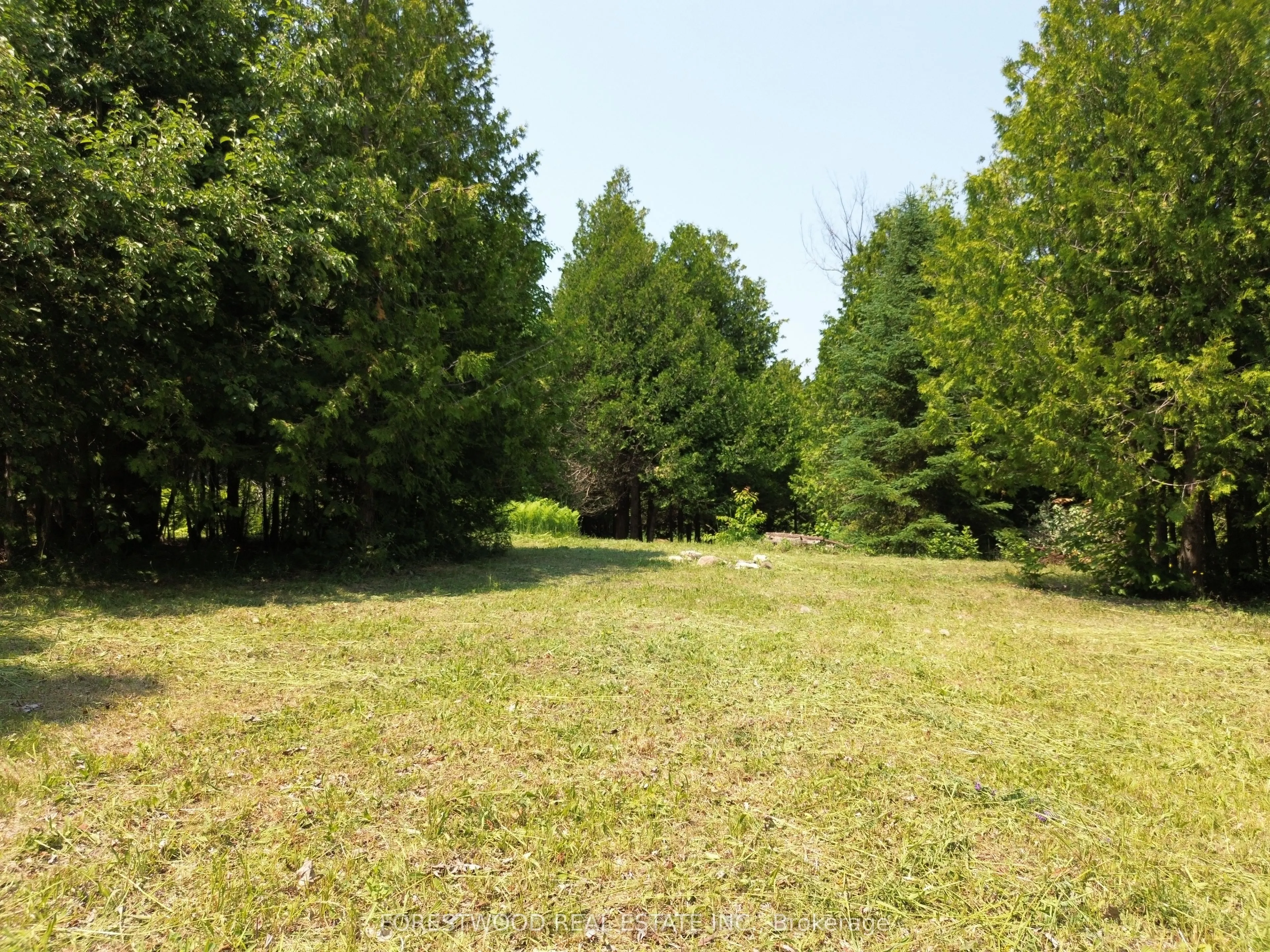 31 Isthmus Bay Road E