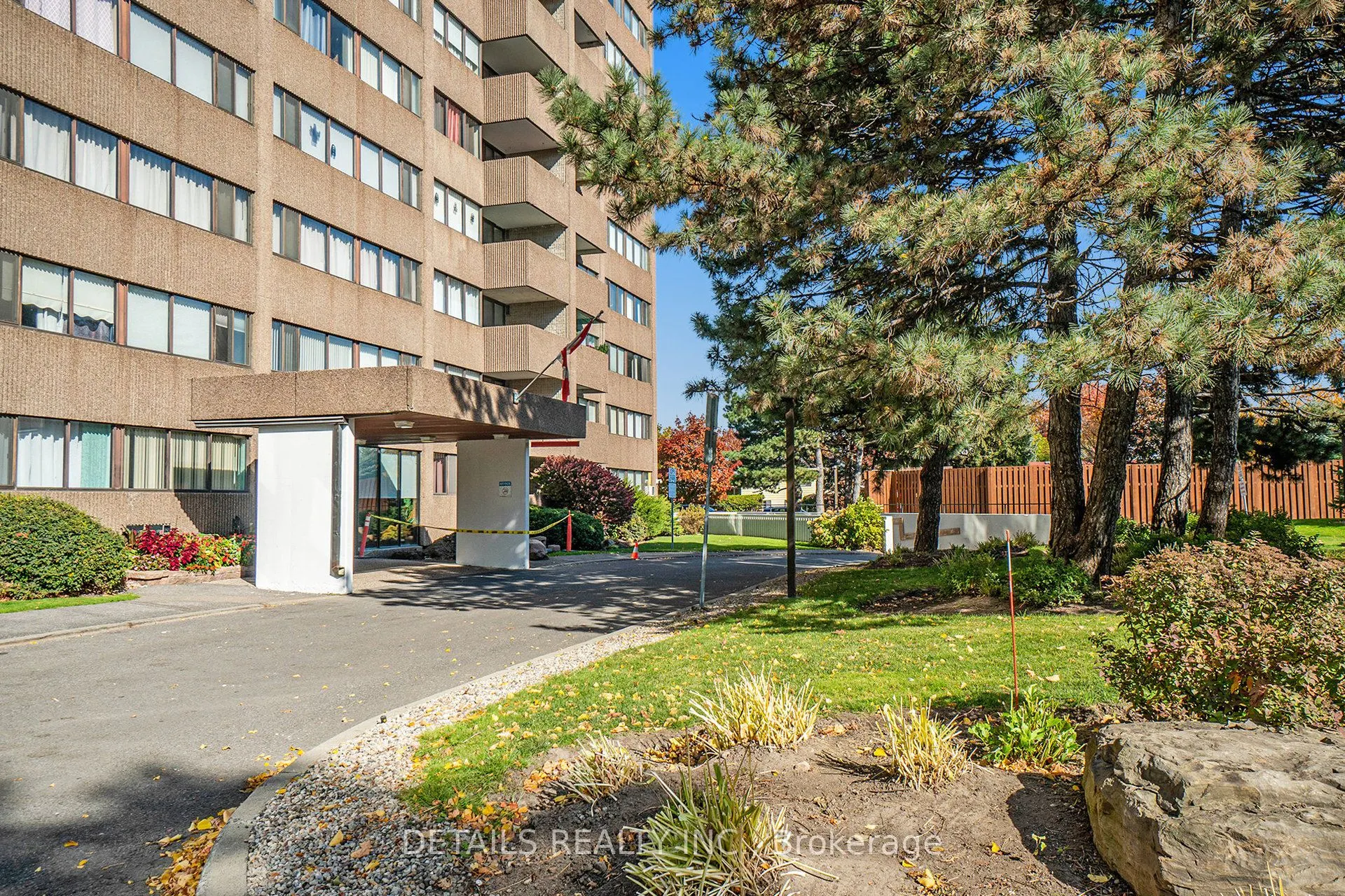 1285 Cahill Drive, #906