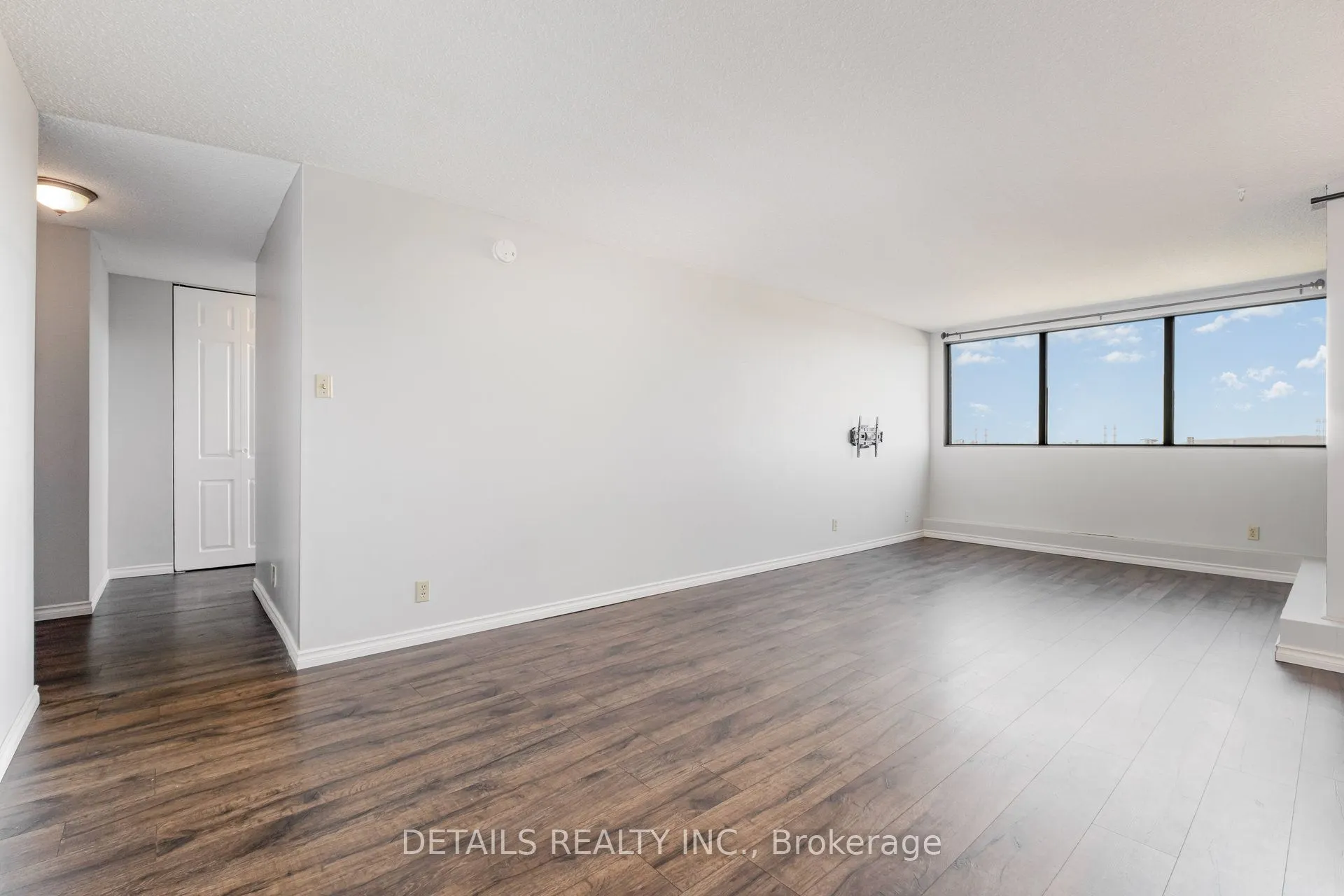 1285 Cahill Drive, #906