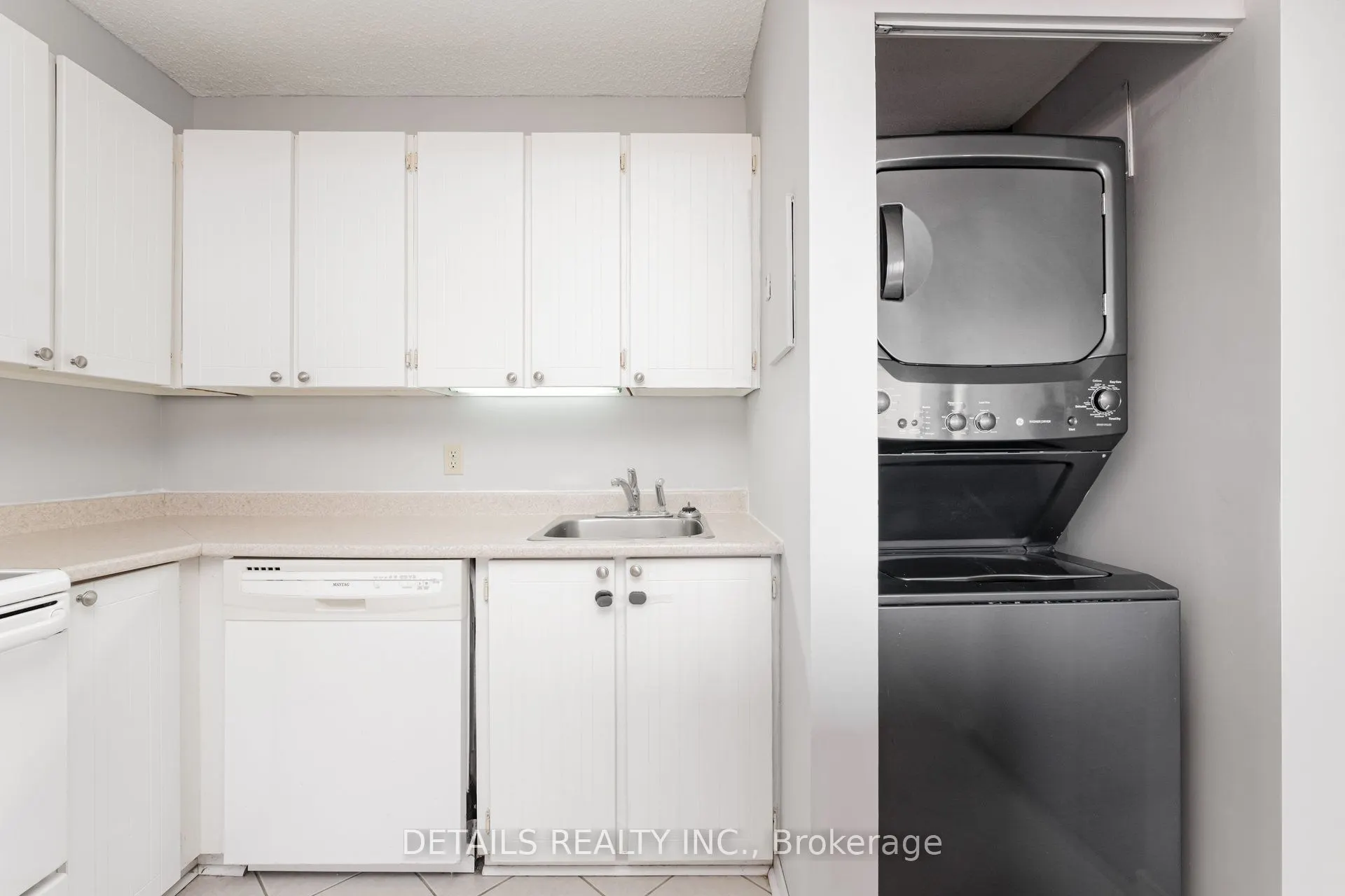 1285 Cahill Drive, #906