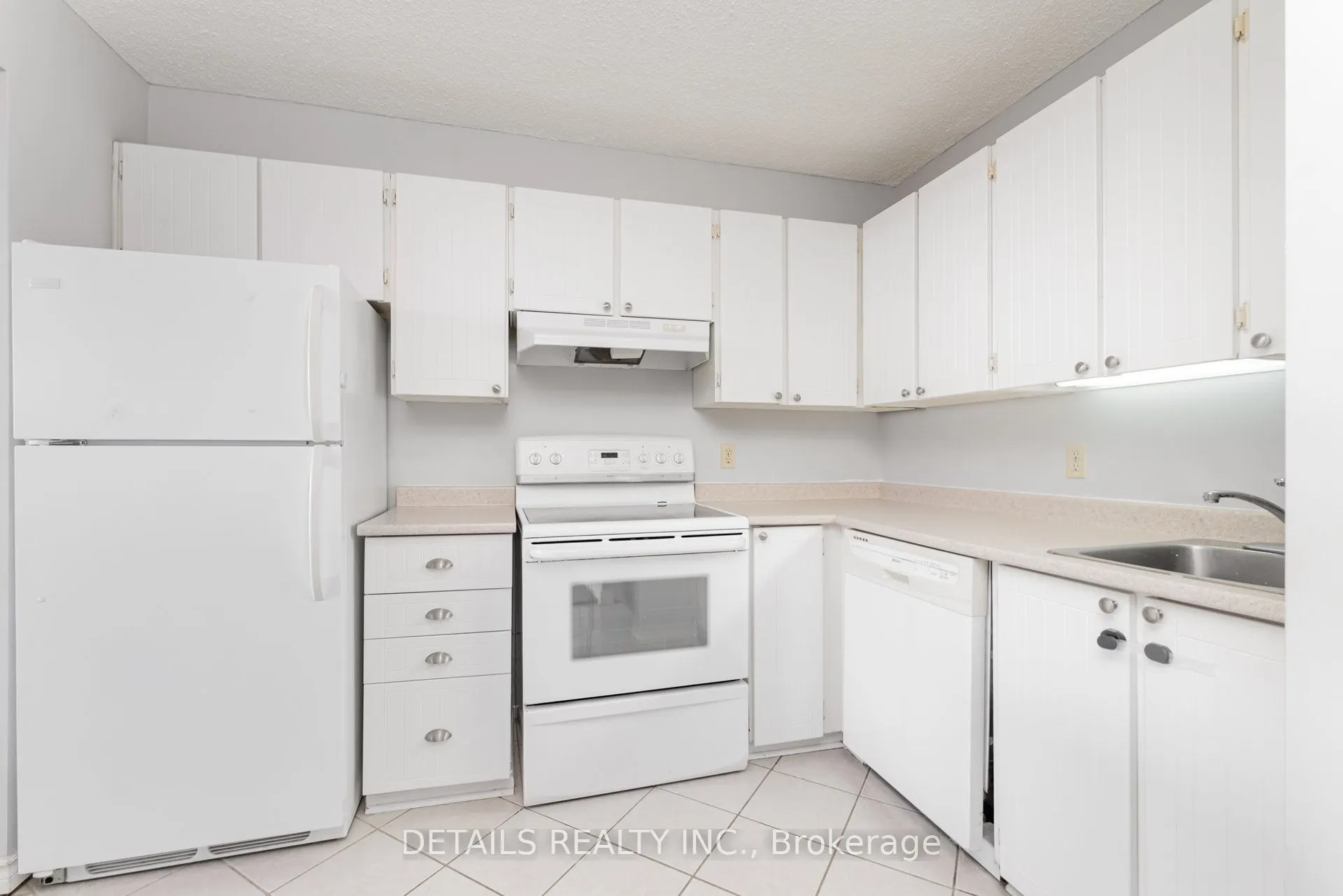 1285 Cahill Drive, #906