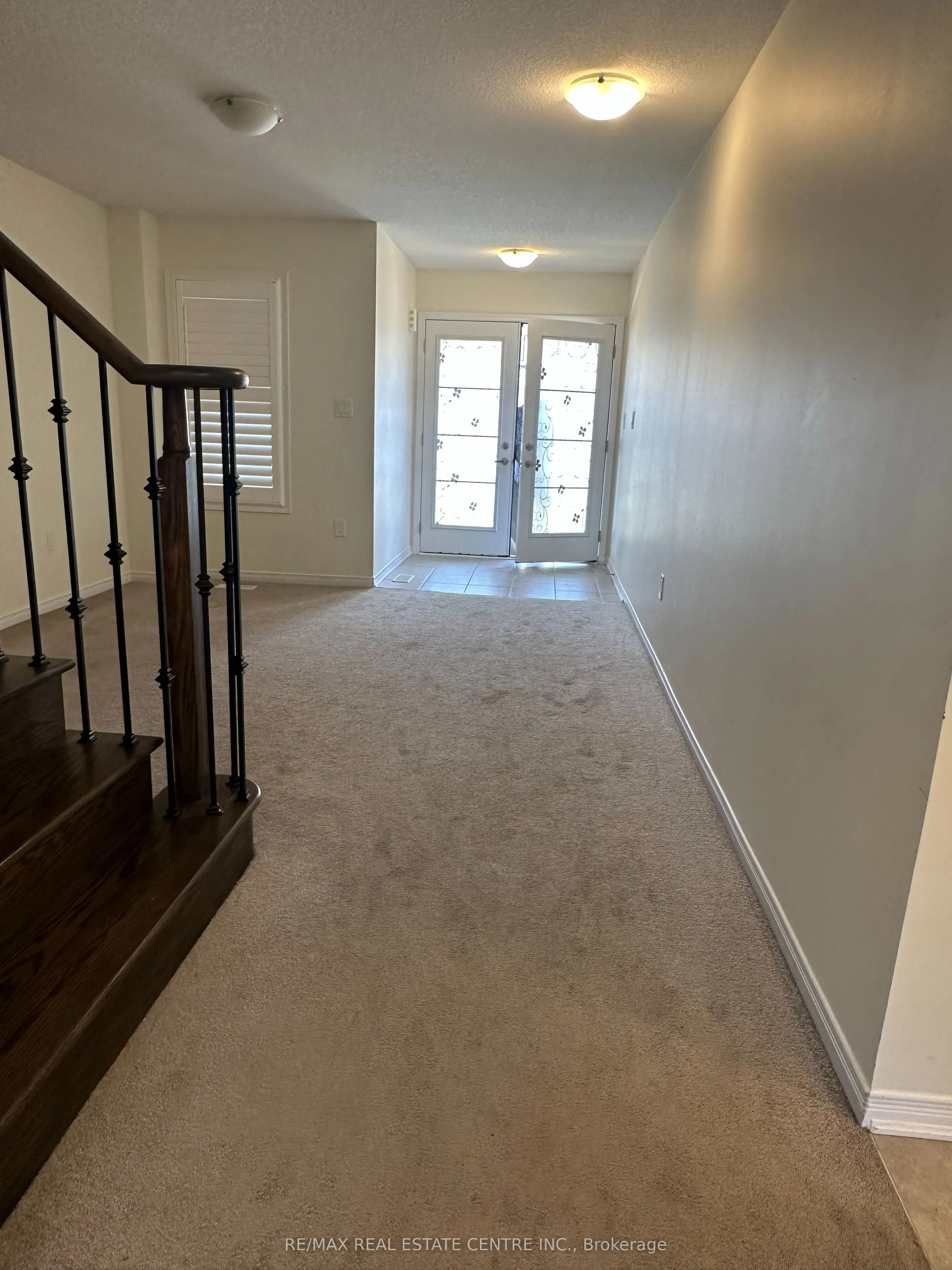 49 Queens Mary Drive S