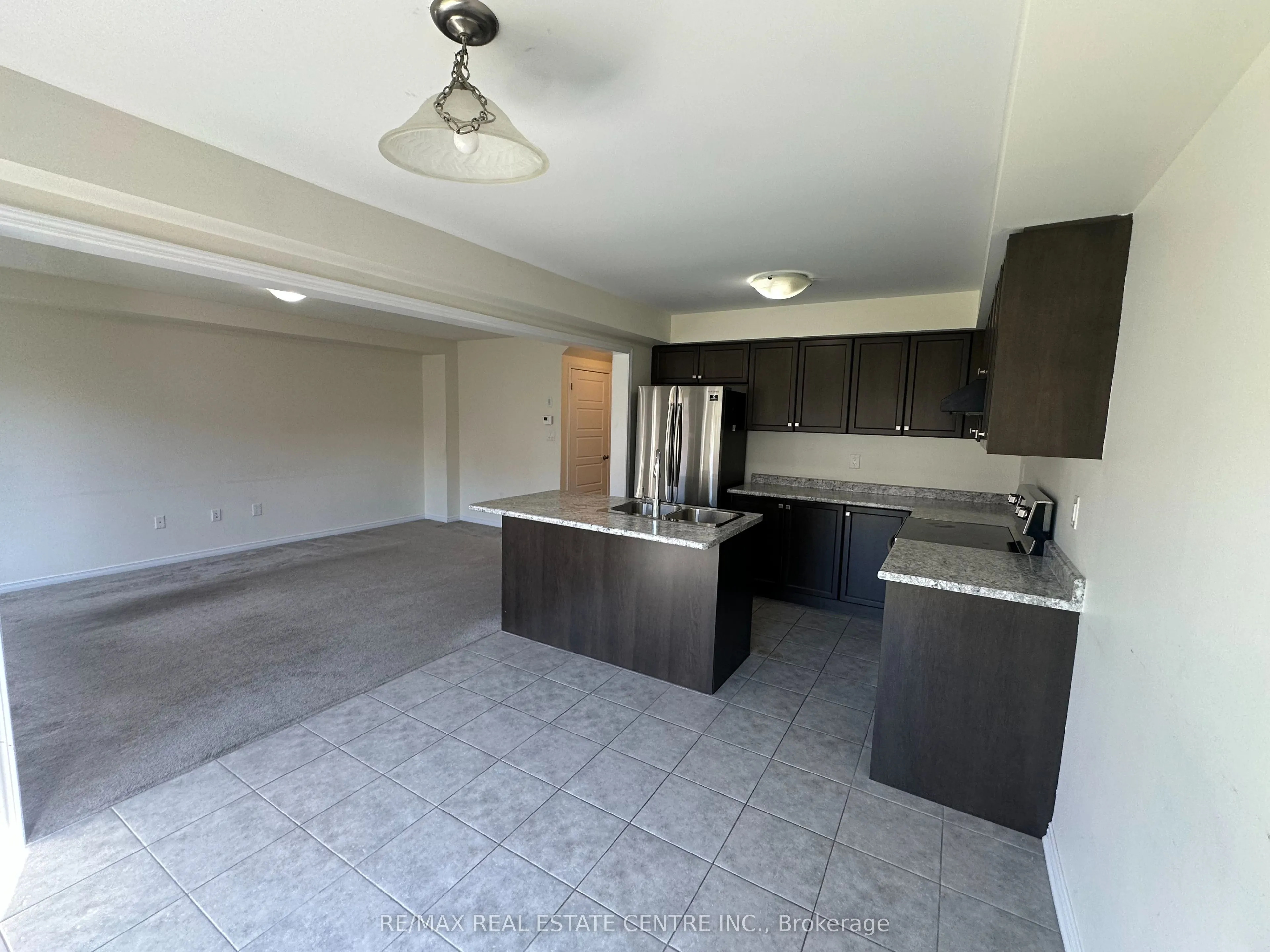 49 Queens Mary Drive S