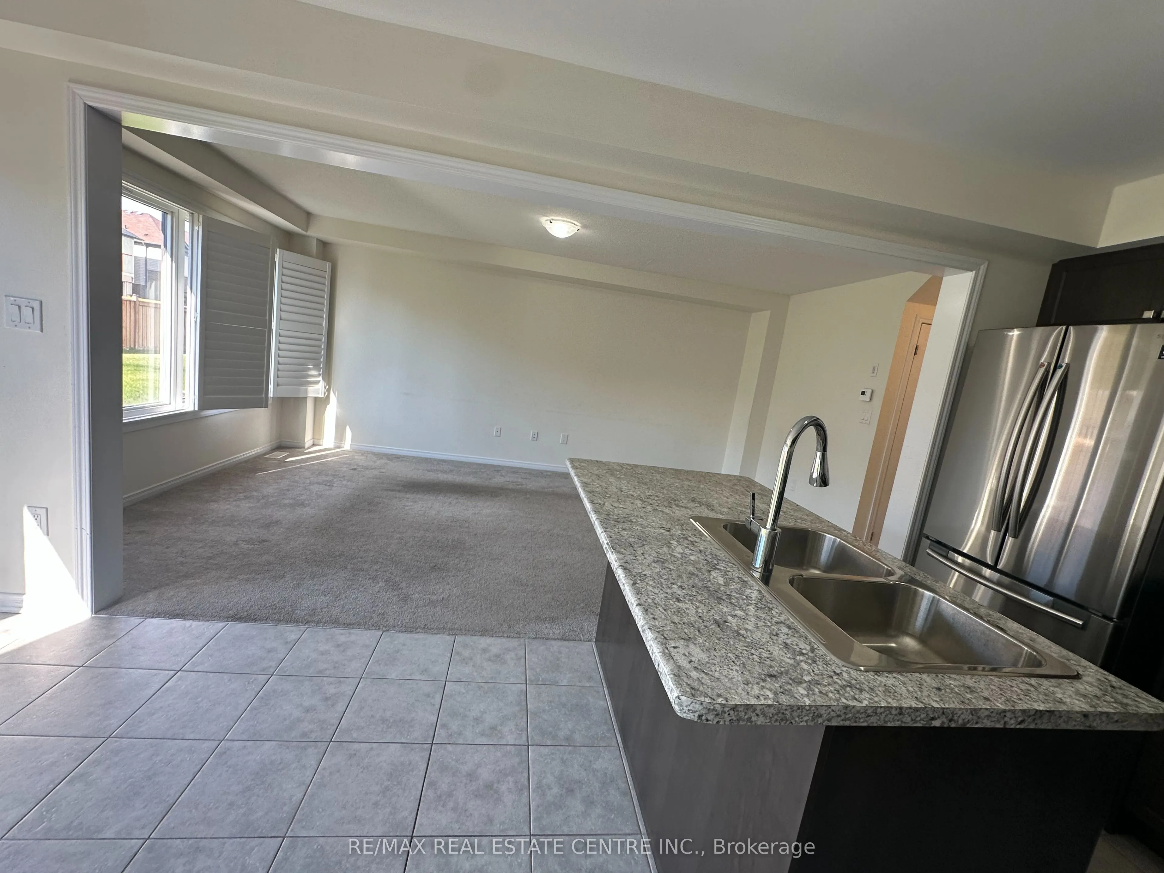 49 Queens Mary Drive S
