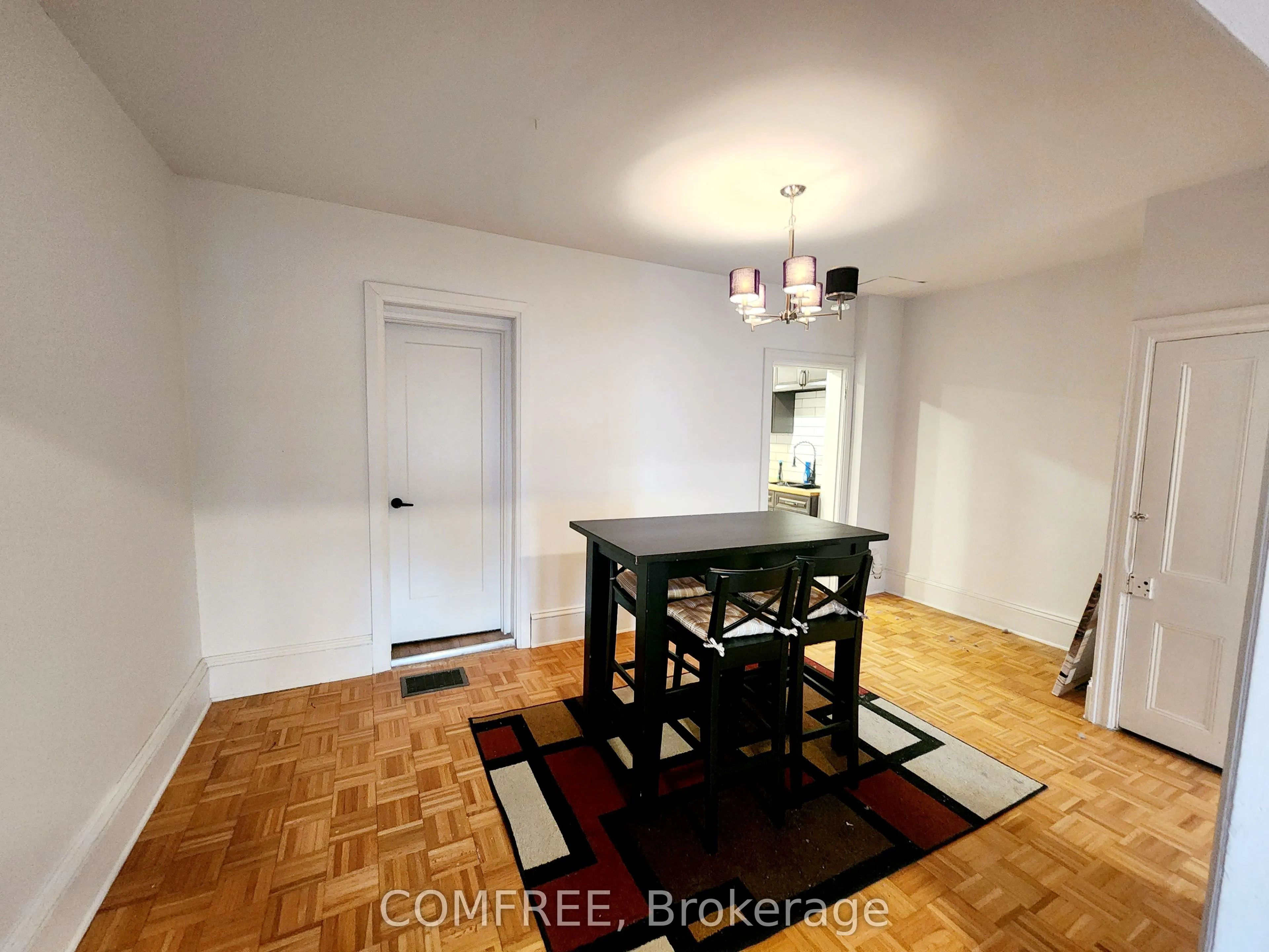 274 Bell Street S