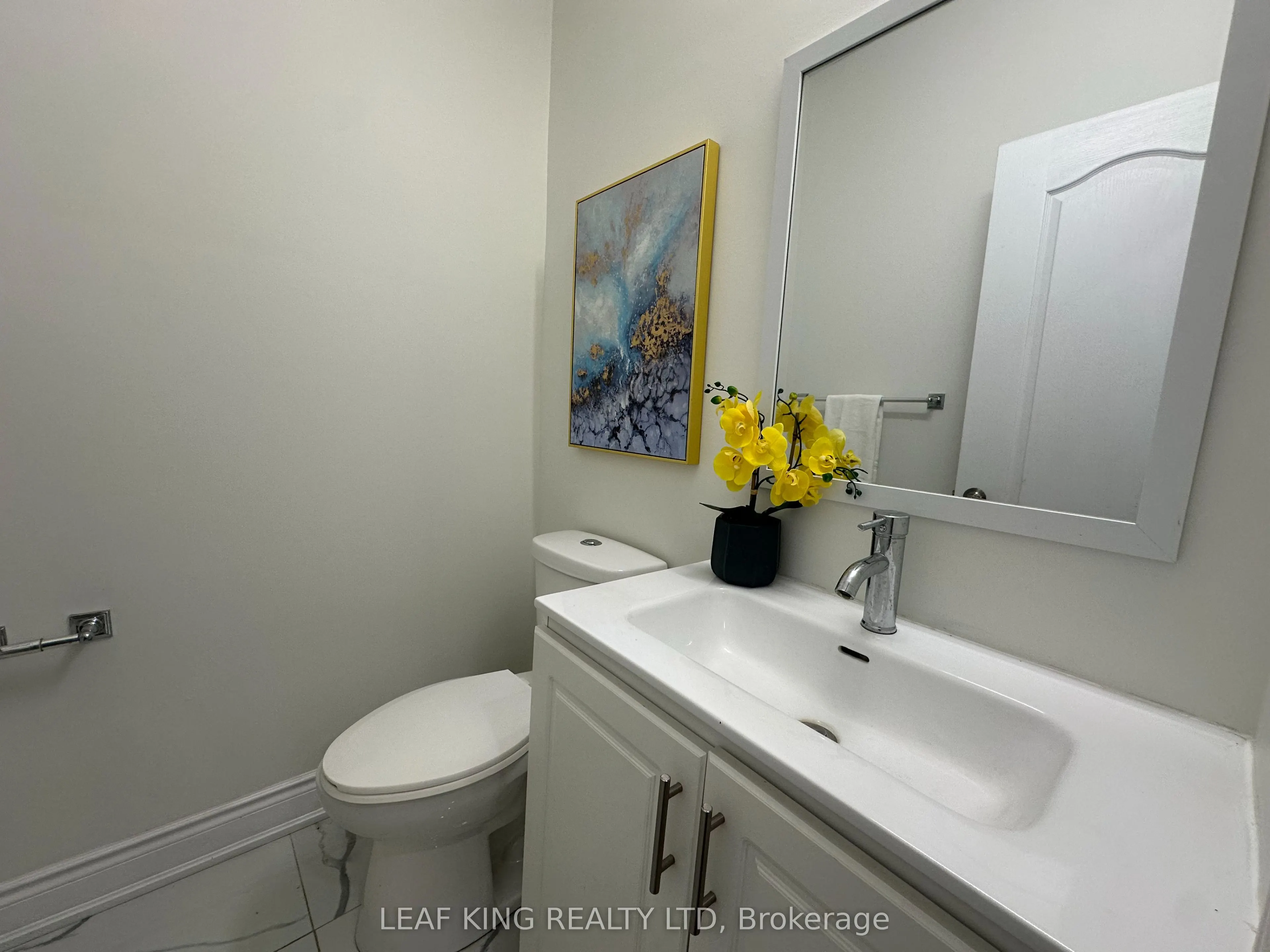 315 Simcoe Street