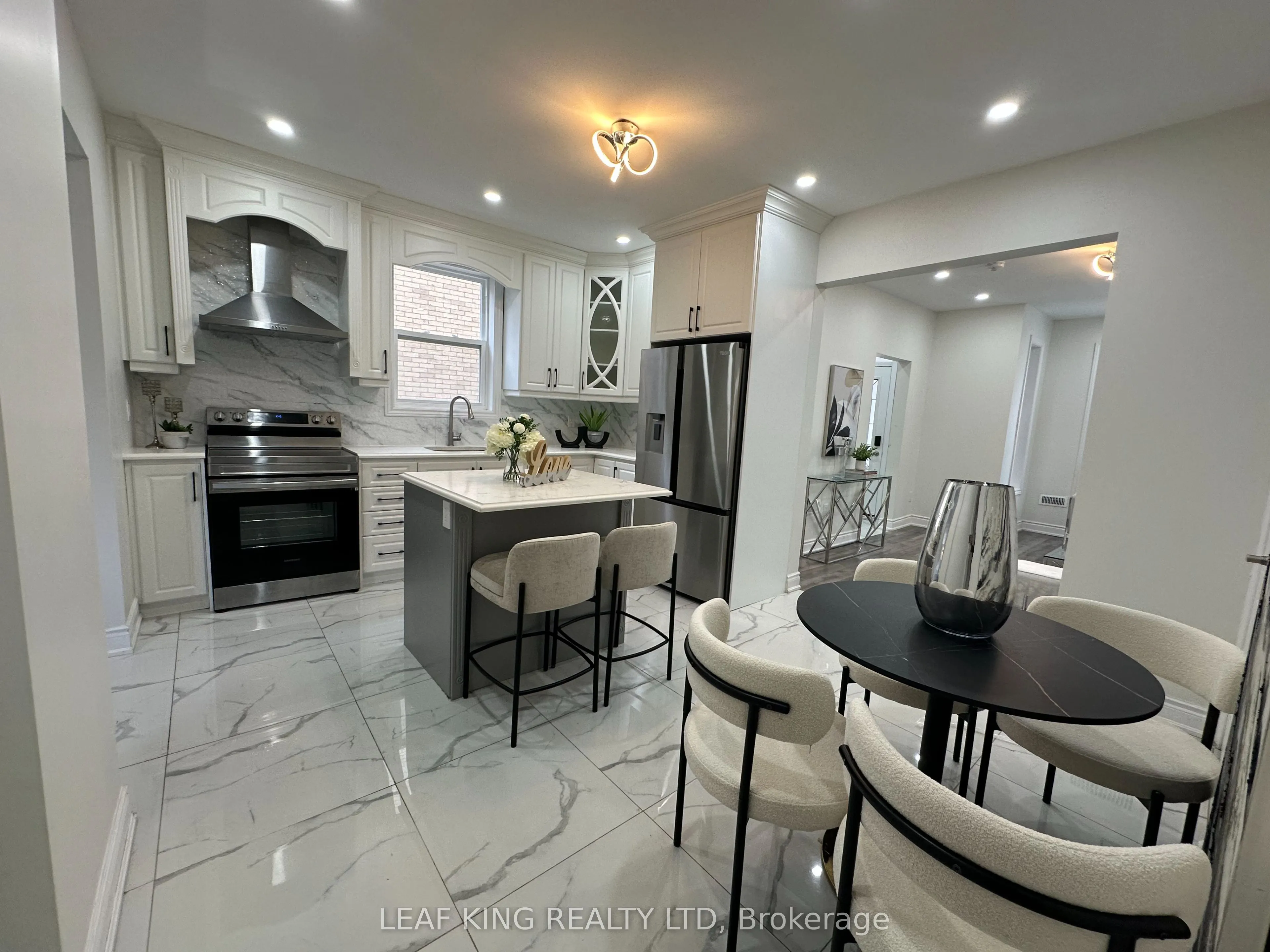 315 Simcoe Street