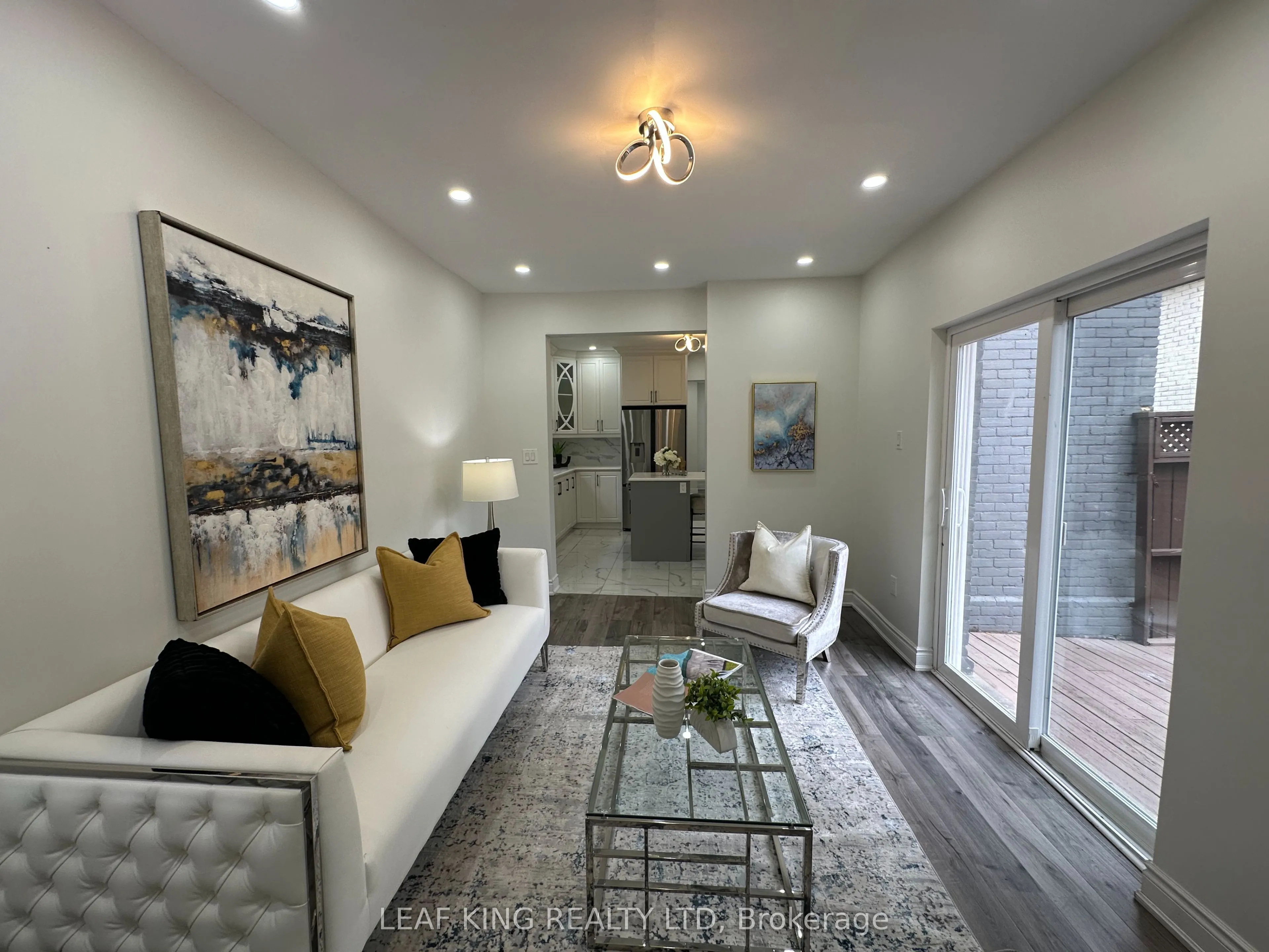 315 Simcoe Street