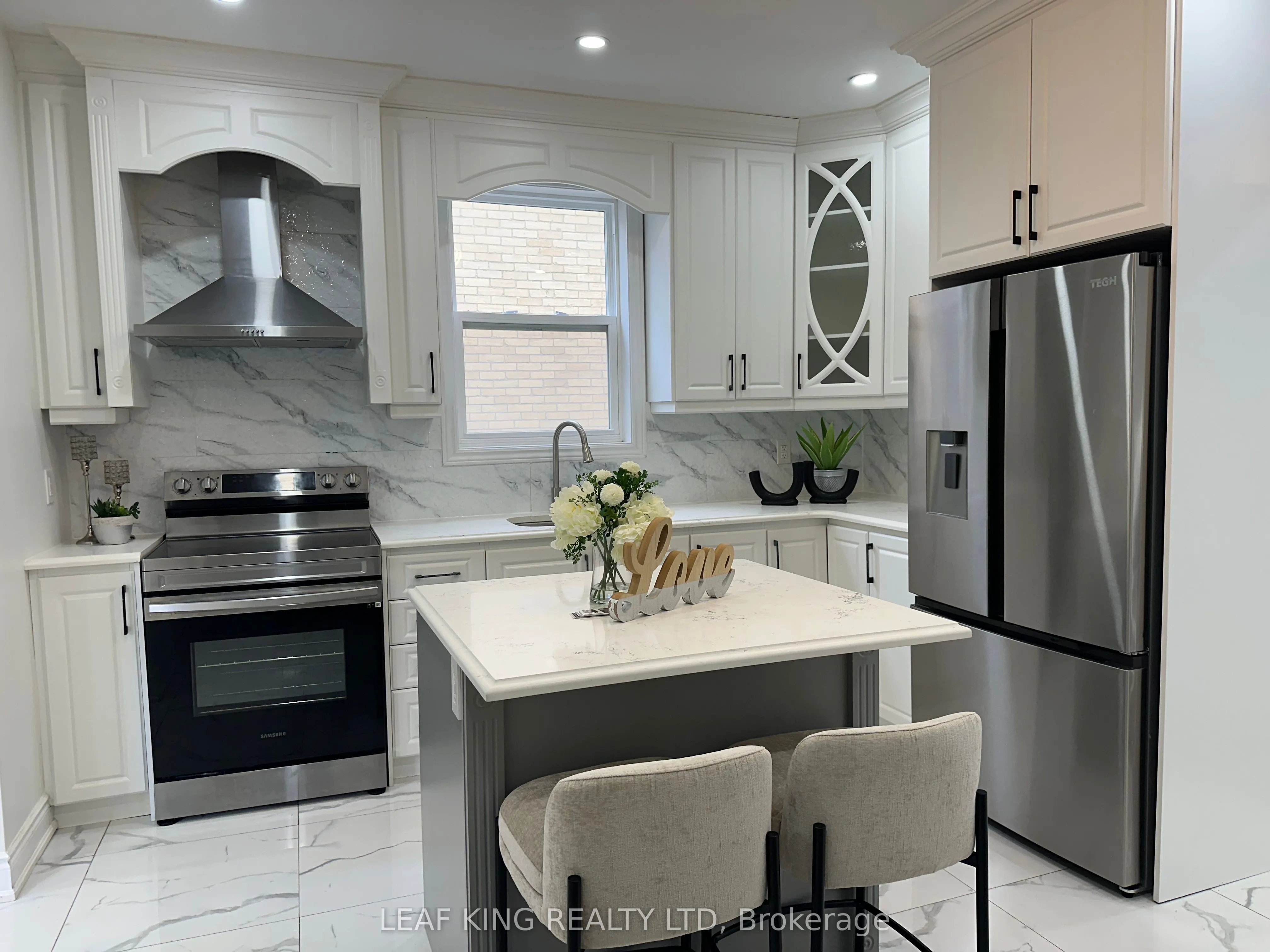 315 Simcoe Street