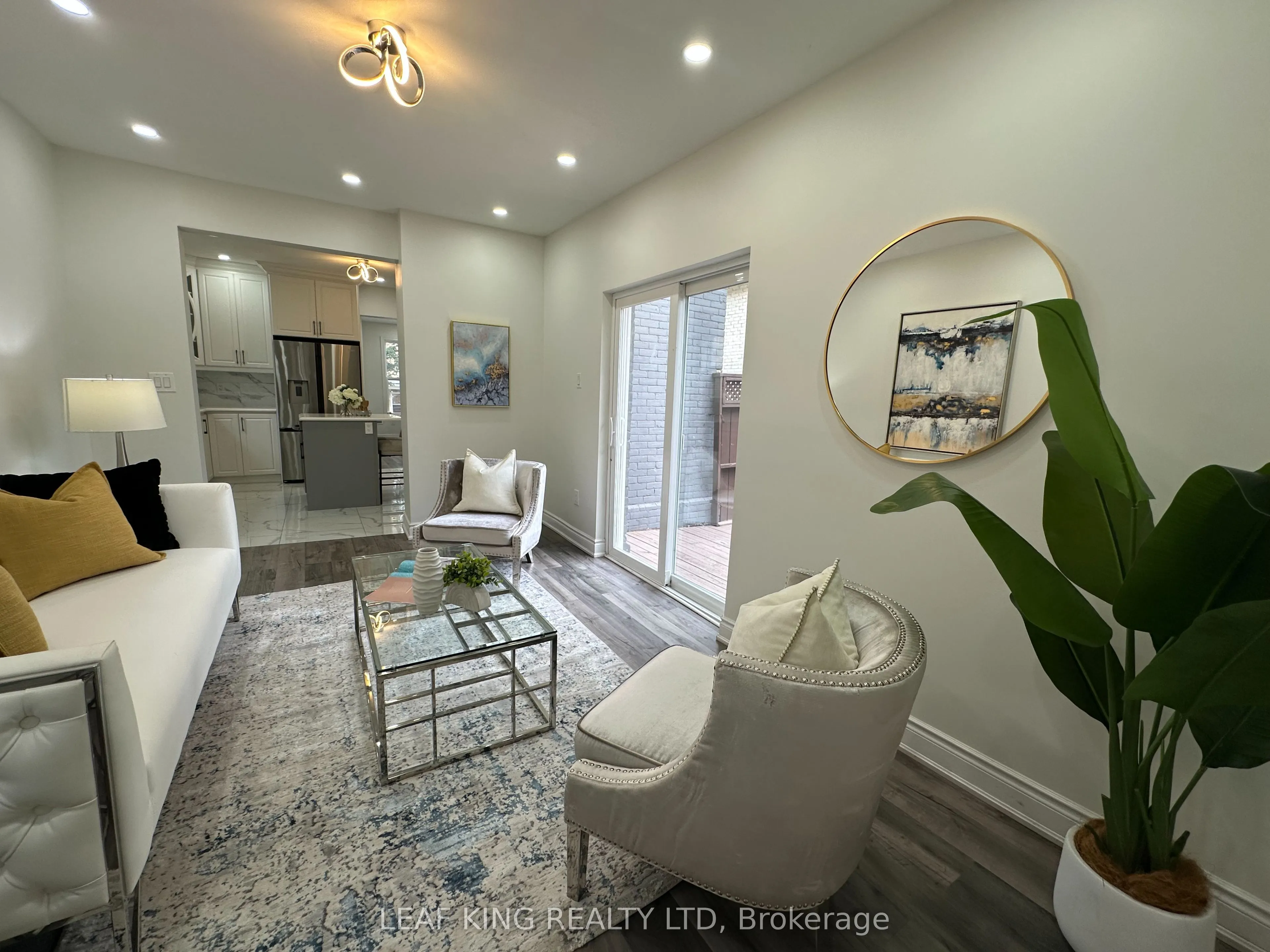 315 Simcoe Street