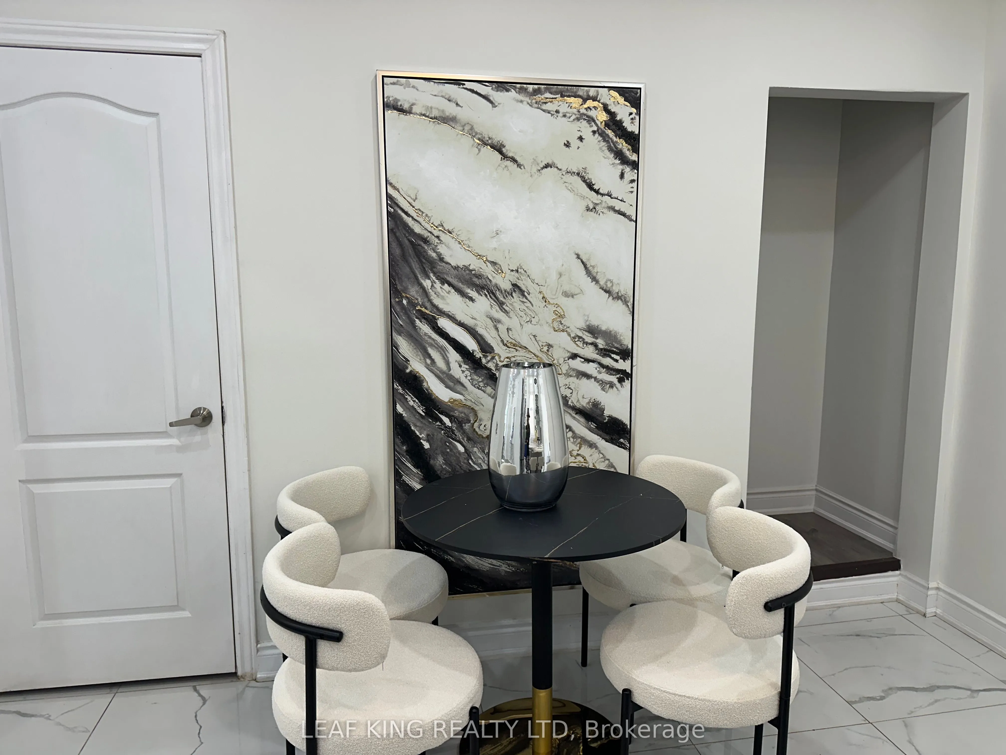 315 Simcoe Street