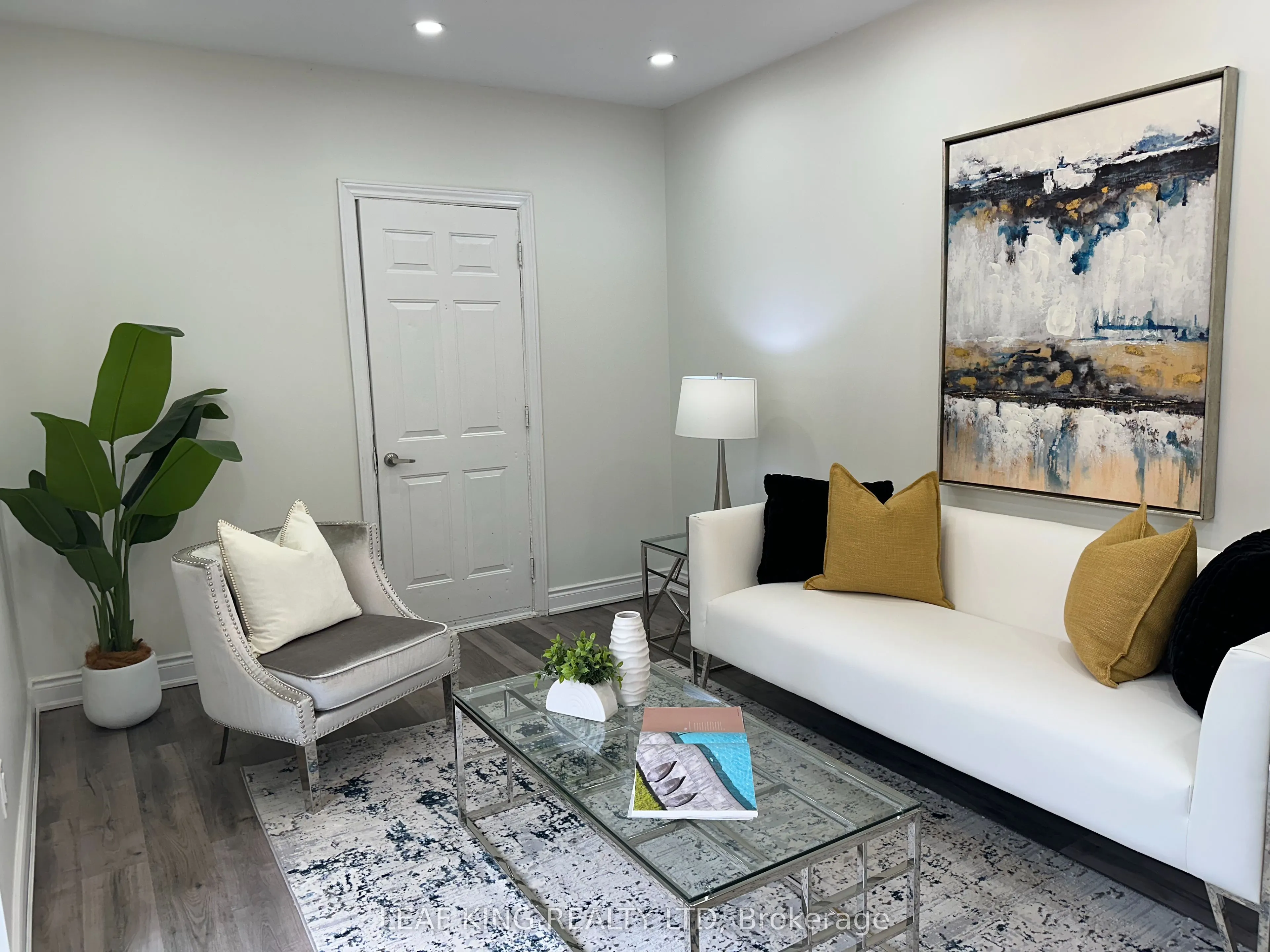 315 Simcoe Street