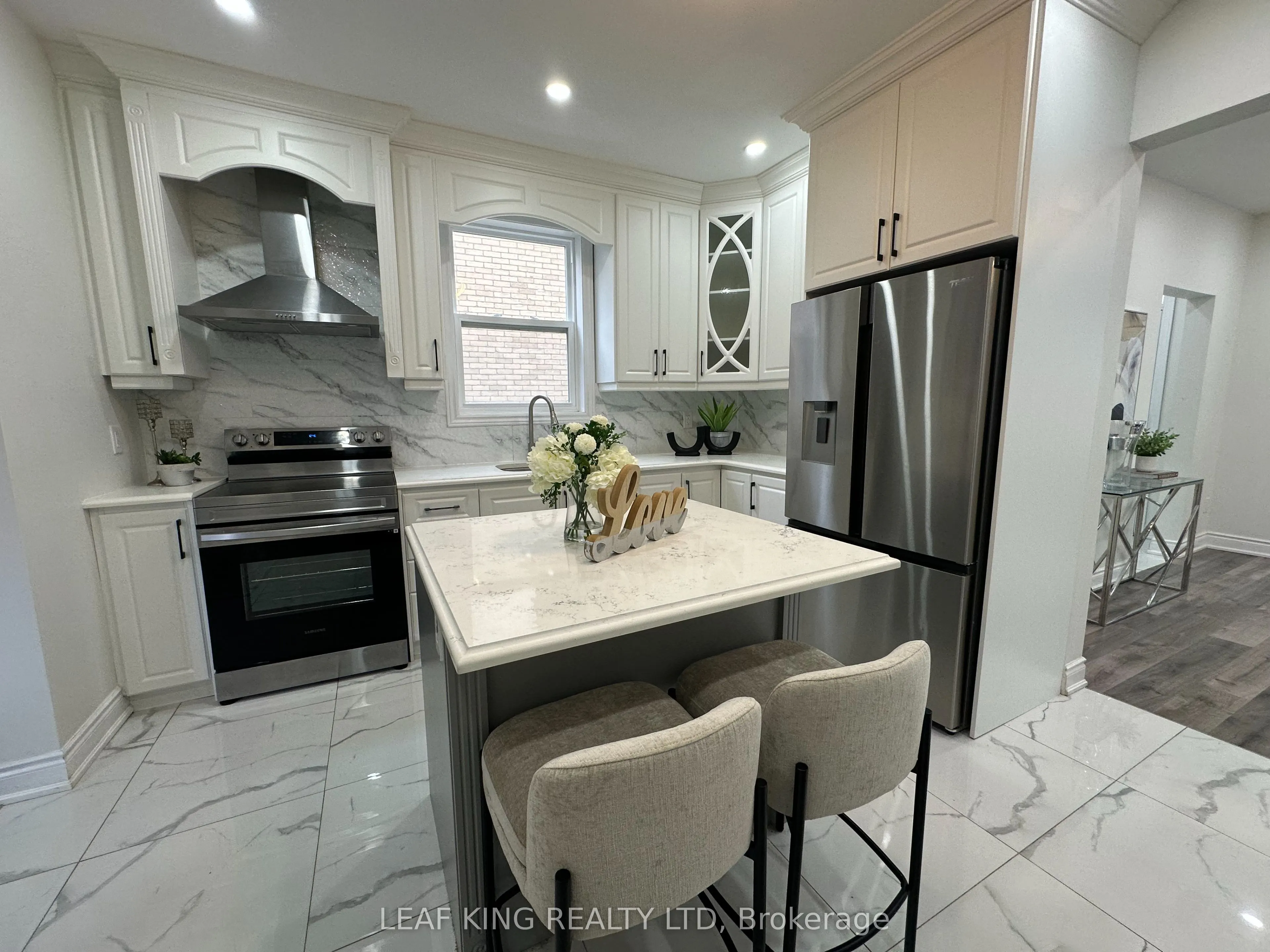 315 Simcoe Street