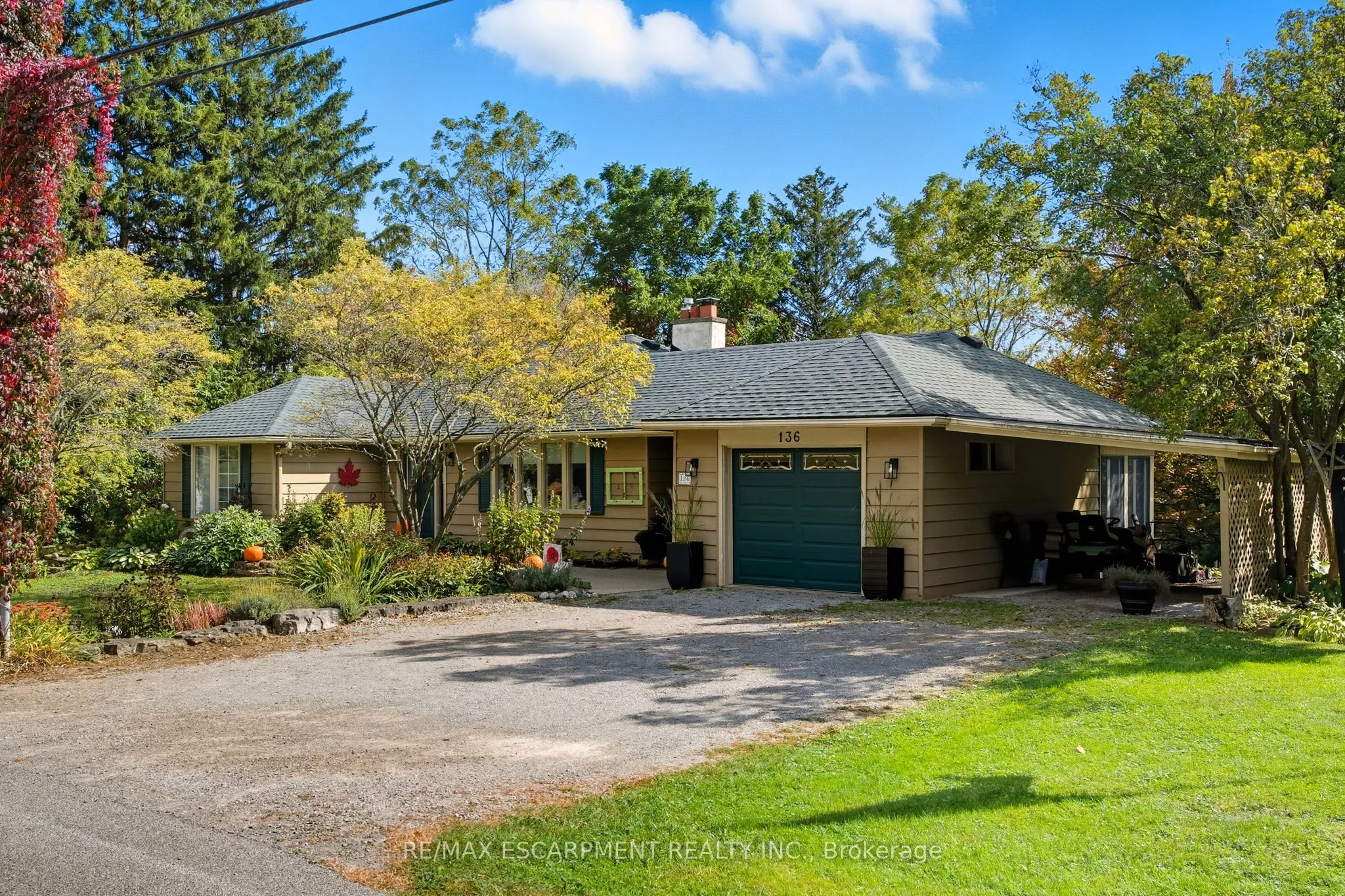 136 HILLCREST Avenue