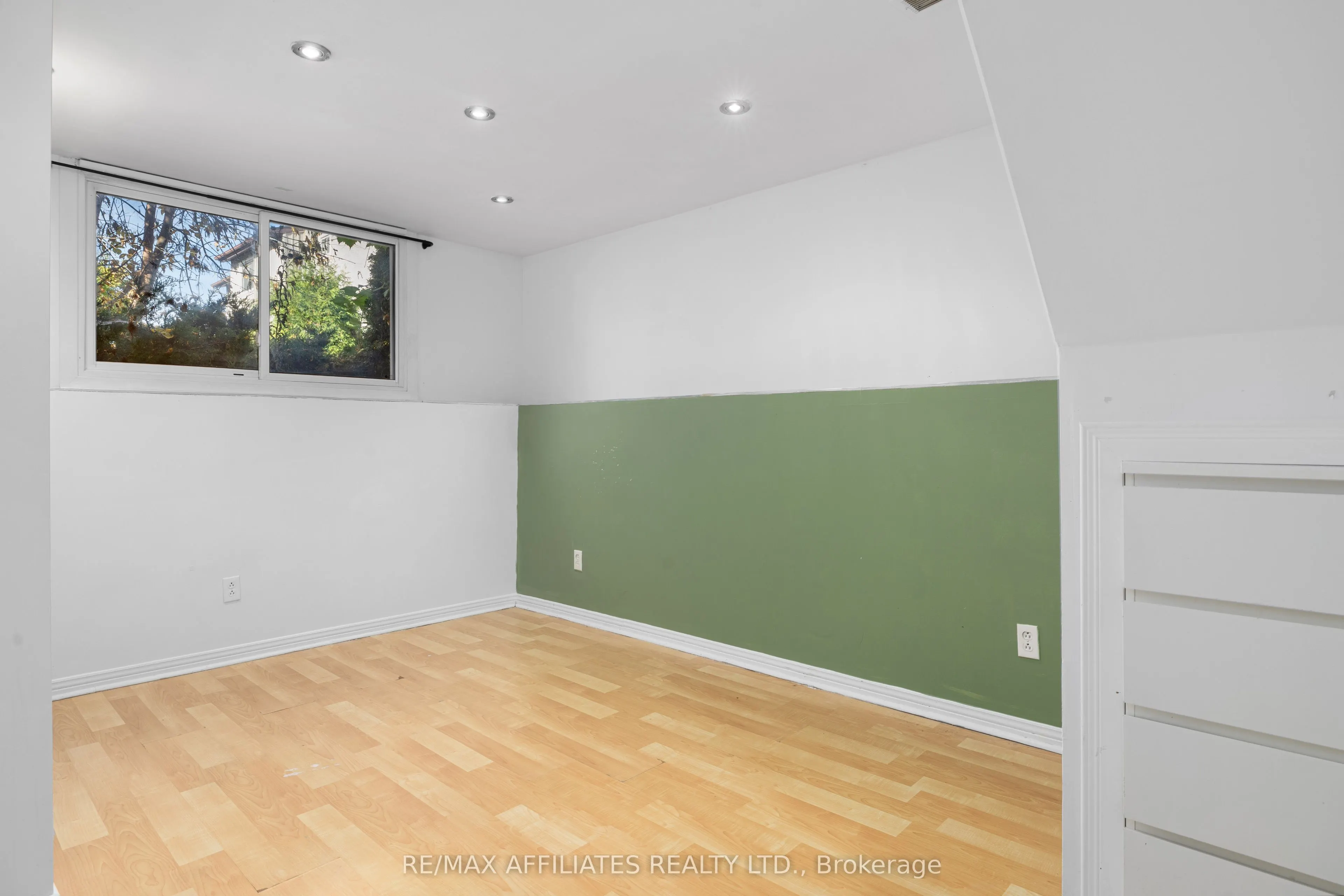306 Woodfield Drive, #43