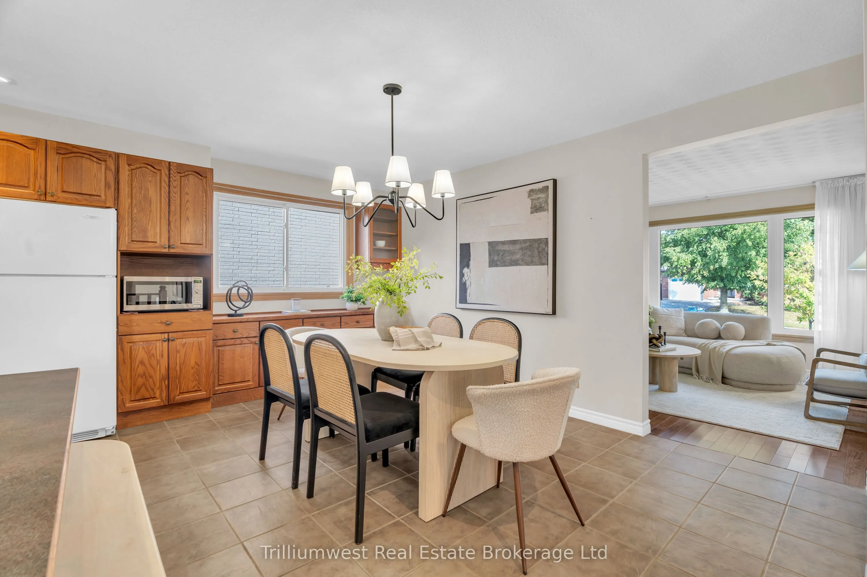 115 White Pine Crescent