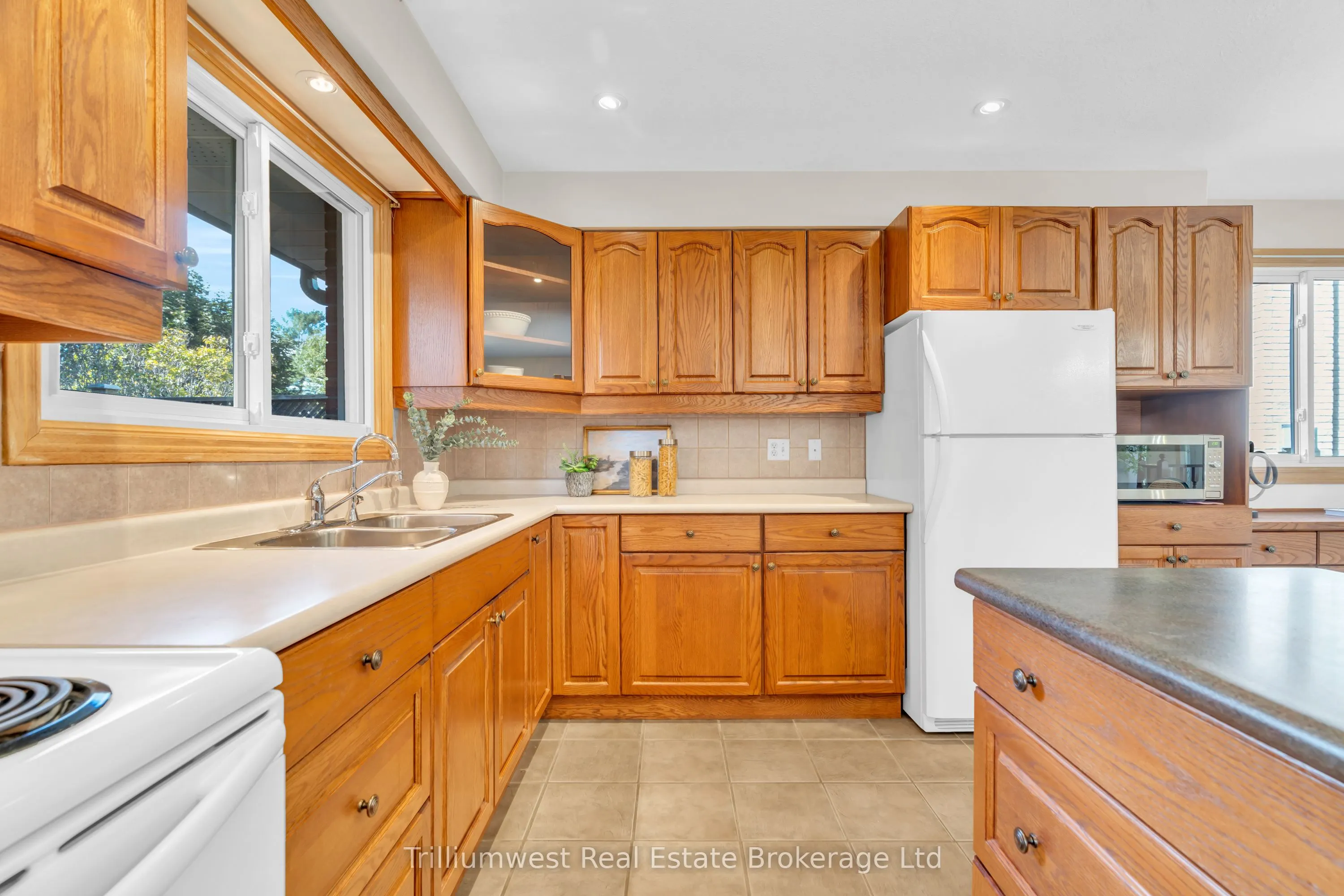 115 White Pine Crescent