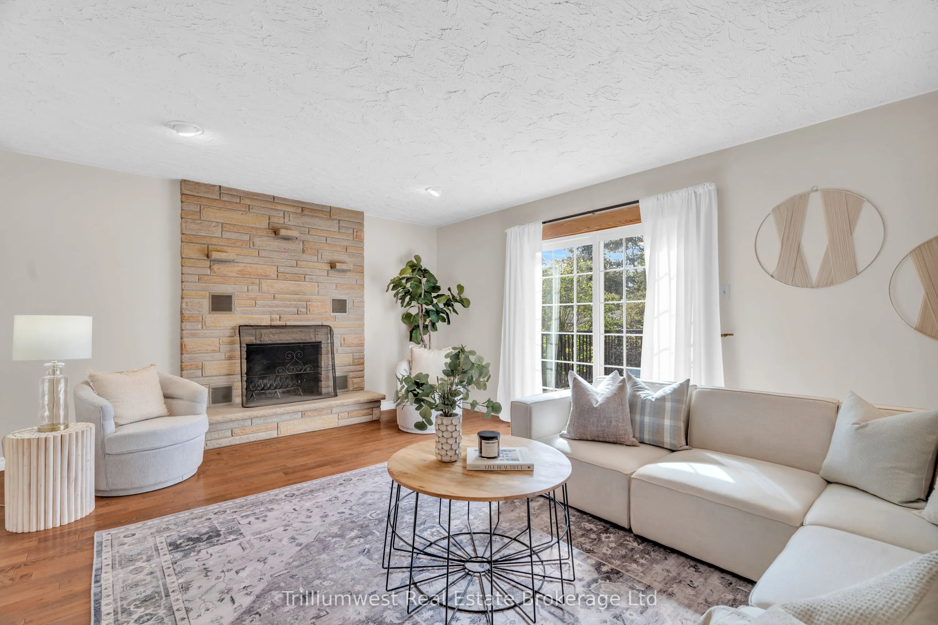 115 White Pine Crescent
