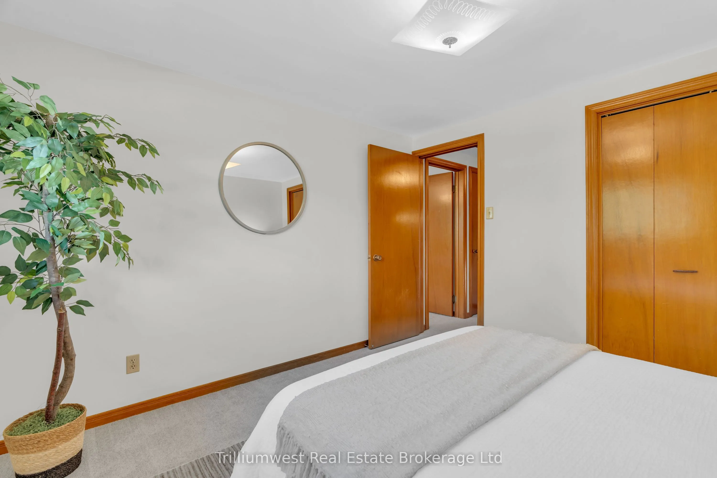115 White Pine Crescent