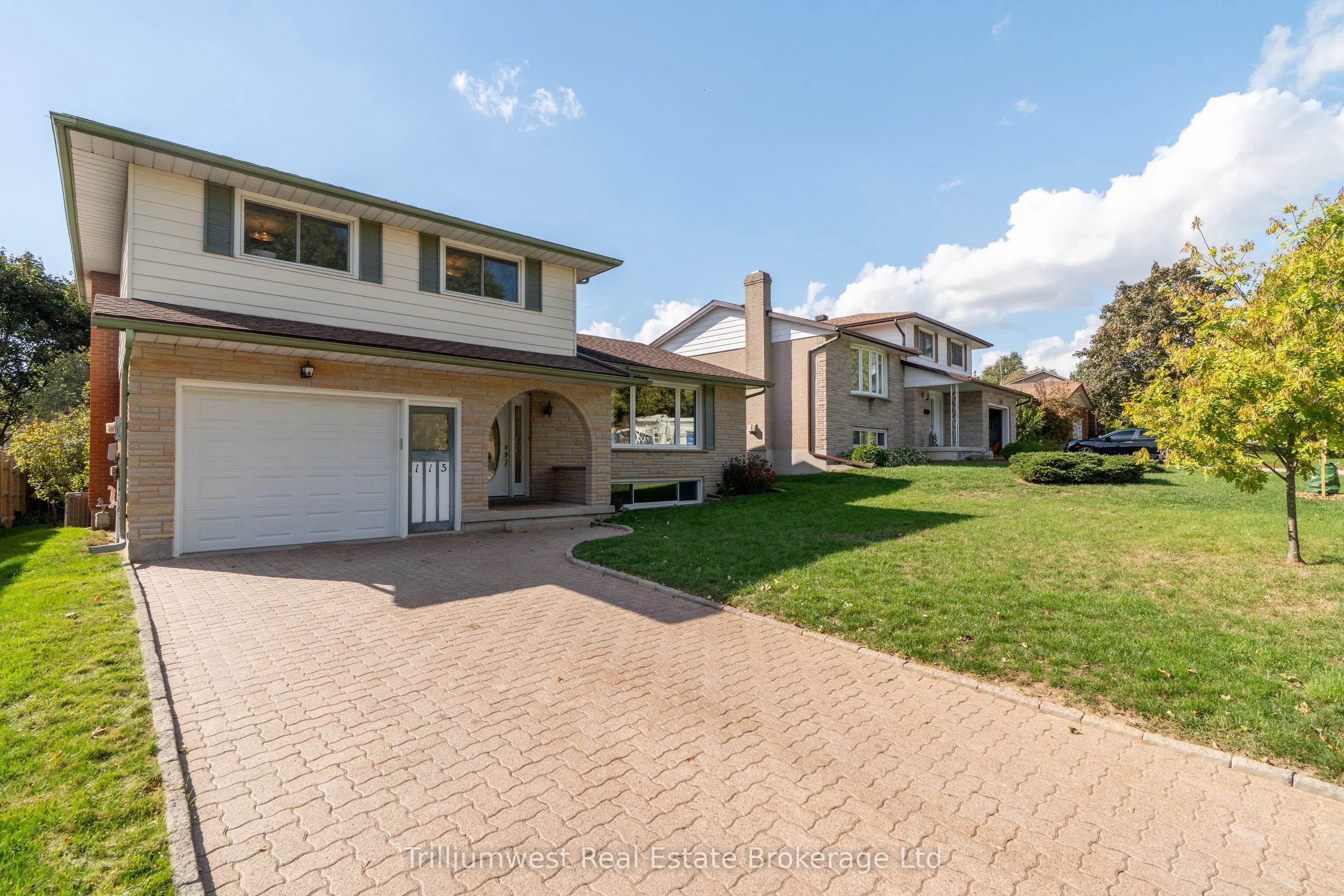 115 White Pine Crescent