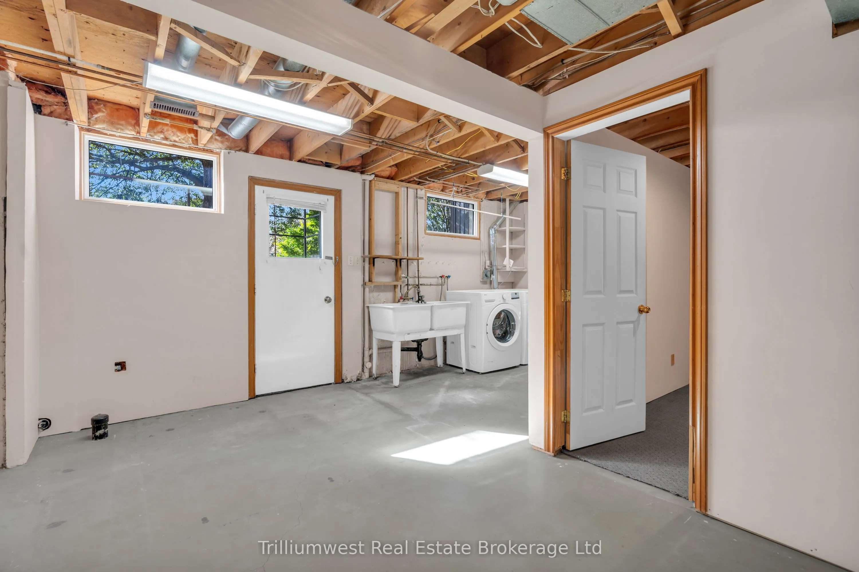 115 White Pine Crescent