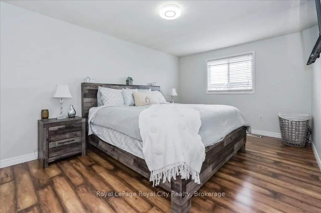 164 Tait Crescent