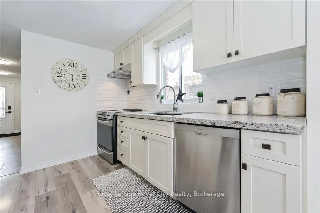 164 Tait Crescent