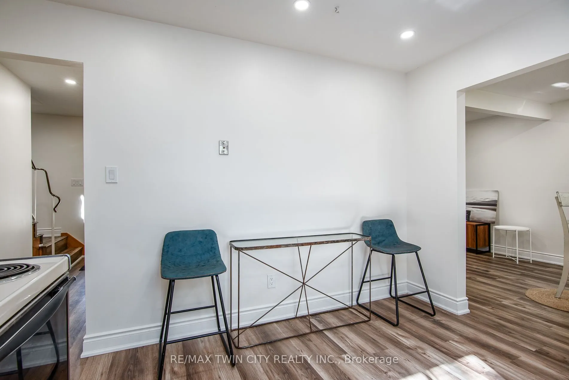 389 Dunvegan Drive