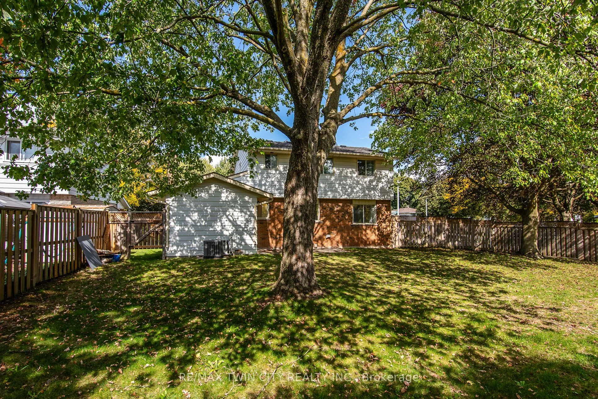 389 Dunvegan Drive