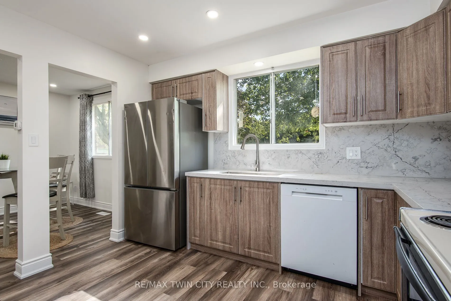 389 Dunvegan Drive