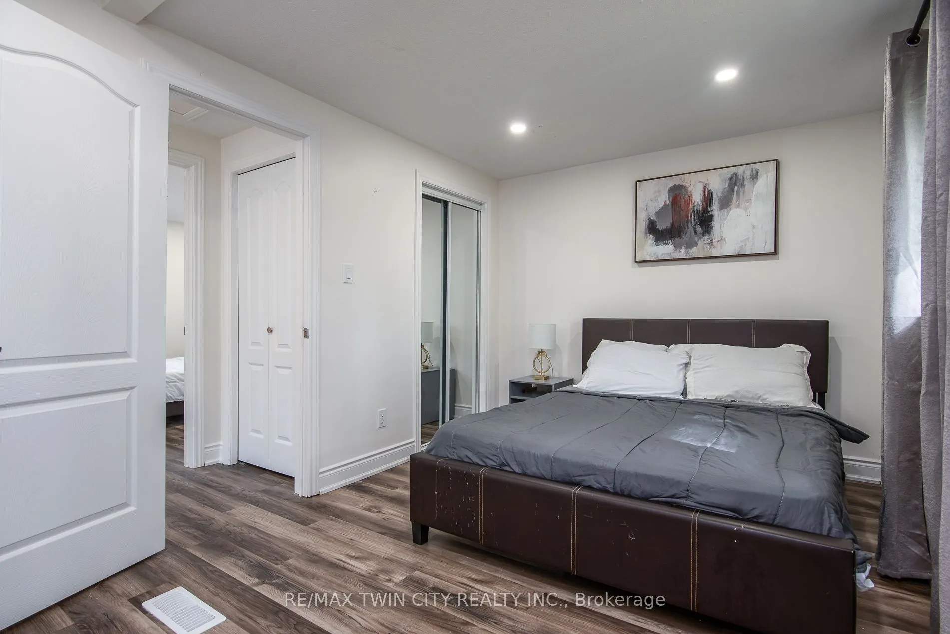 389 Dunvegan Drive