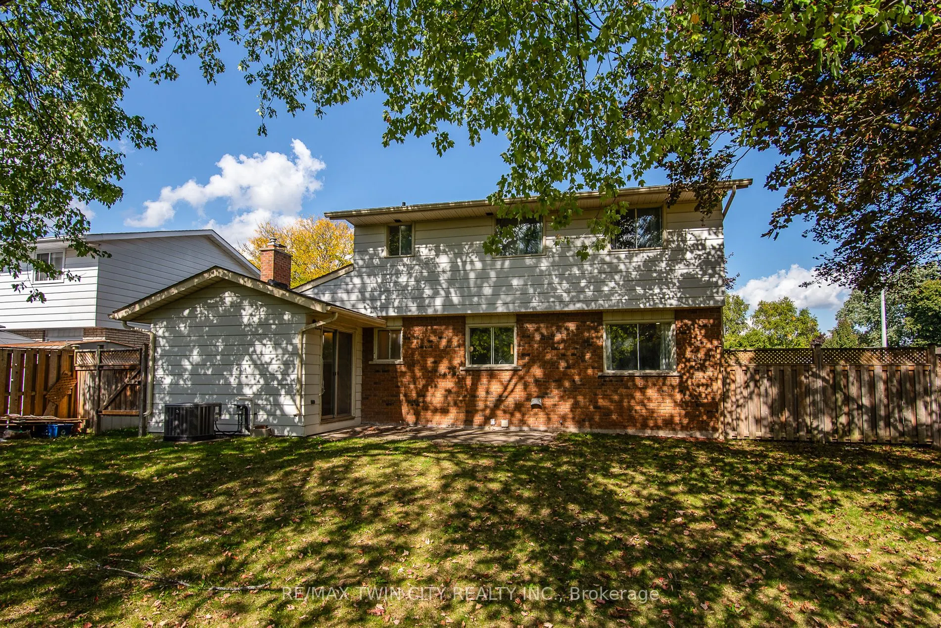 389 Dunvegan Drive