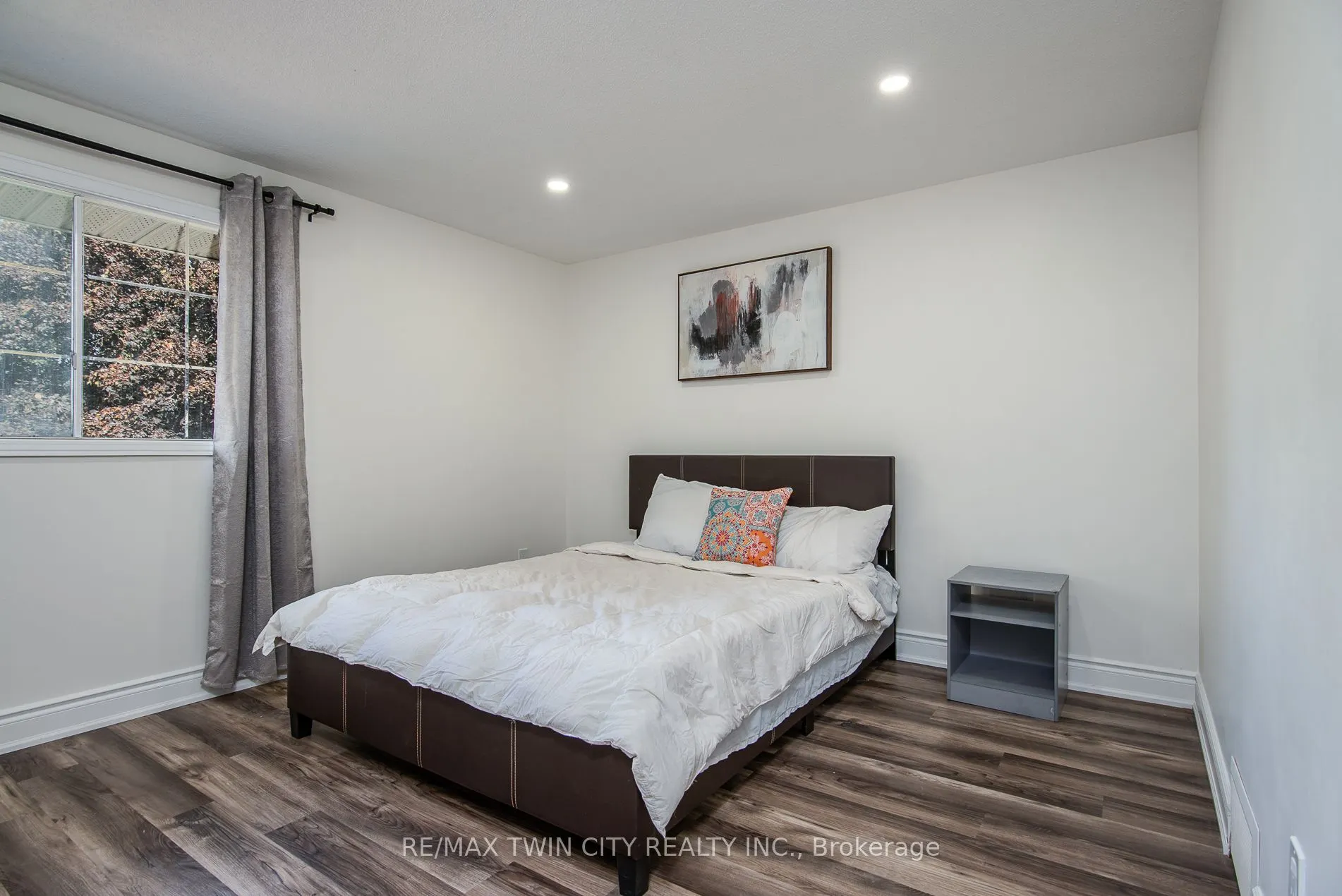 389 Dunvegan Drive