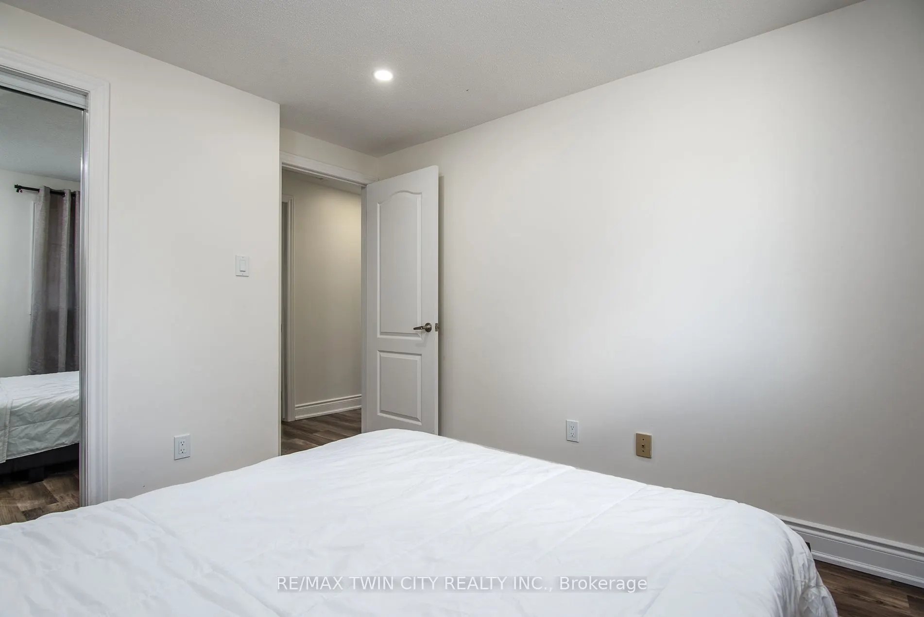 389 Dunvegan Drive