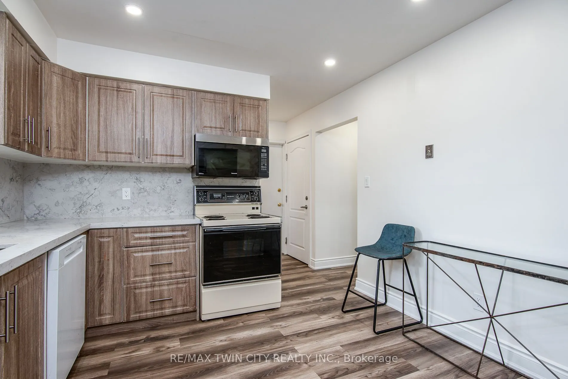 389 Dunvegan Drive