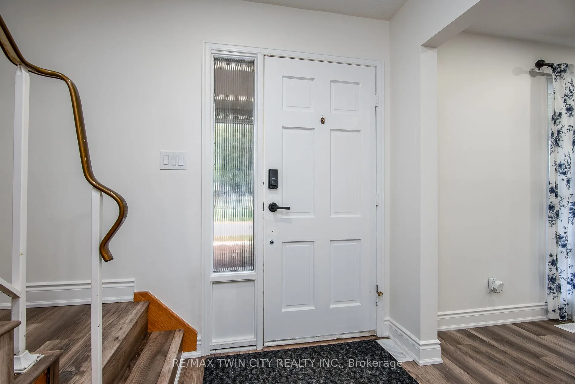 389 Dunvegan Drive